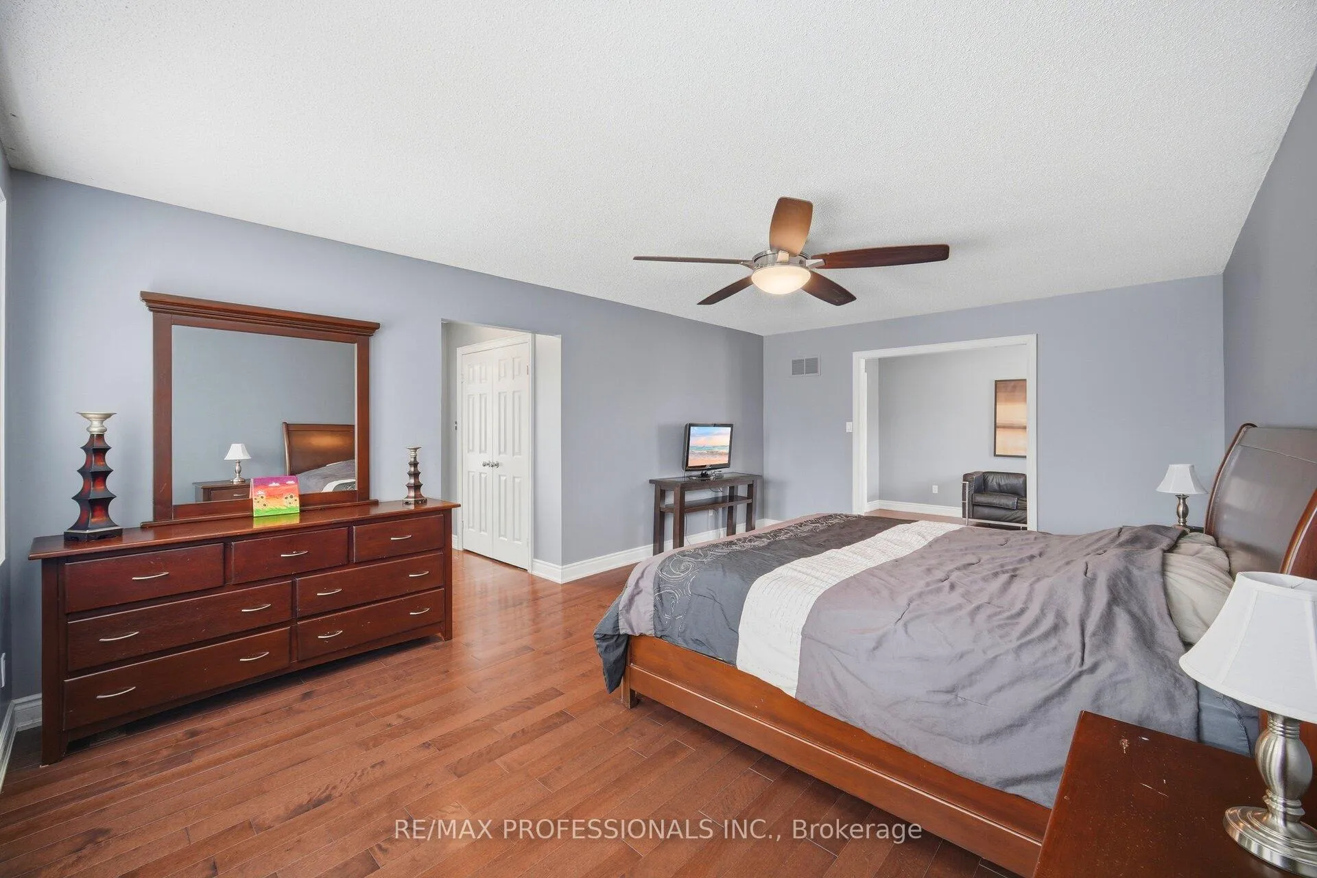 Photo 25 of 2 Enchangted Court, Brampton, Snelgrove — HOMEH
