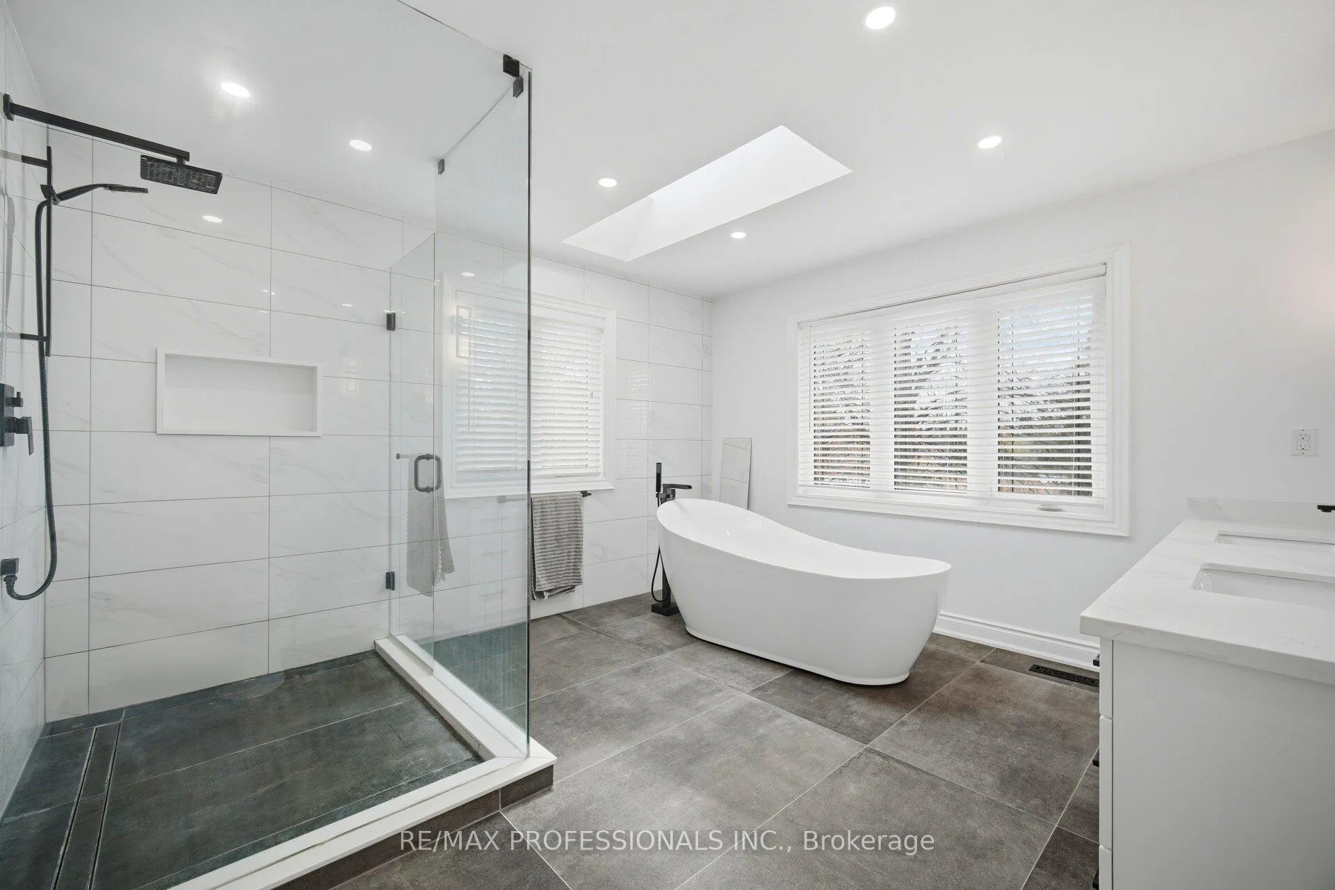 Photo 27 of 2 Enchangted Court, Brampton, Snelgrove — HOMEH