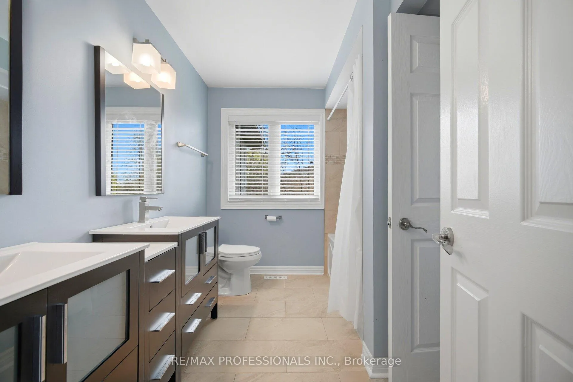 Photo 30 of 2 Enchangted Court, Brampton, Snelgrove — HOMEH