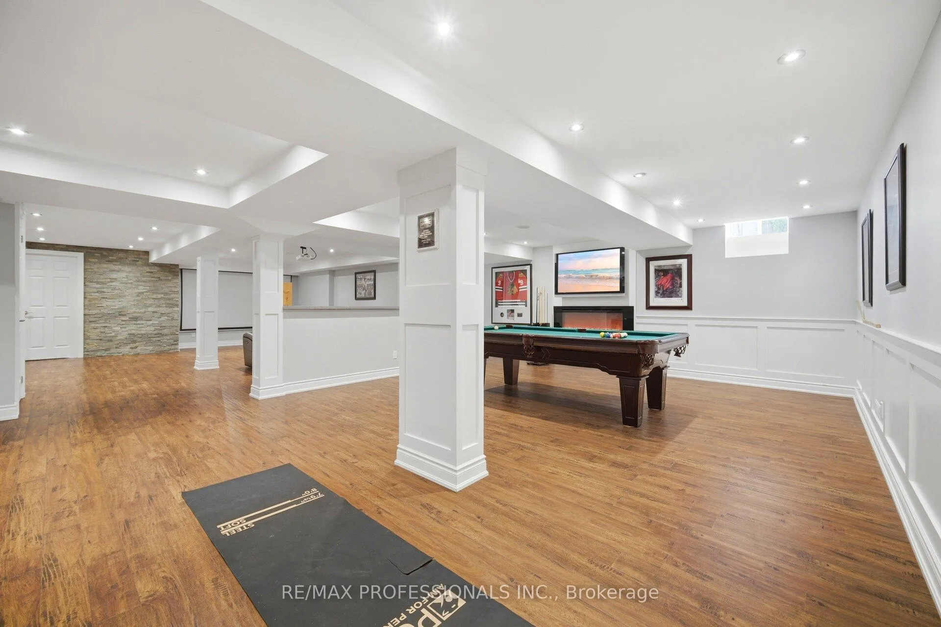 Photo 39 of 2 Enchangted Court, Brampton, Snelgrove — HOMEH