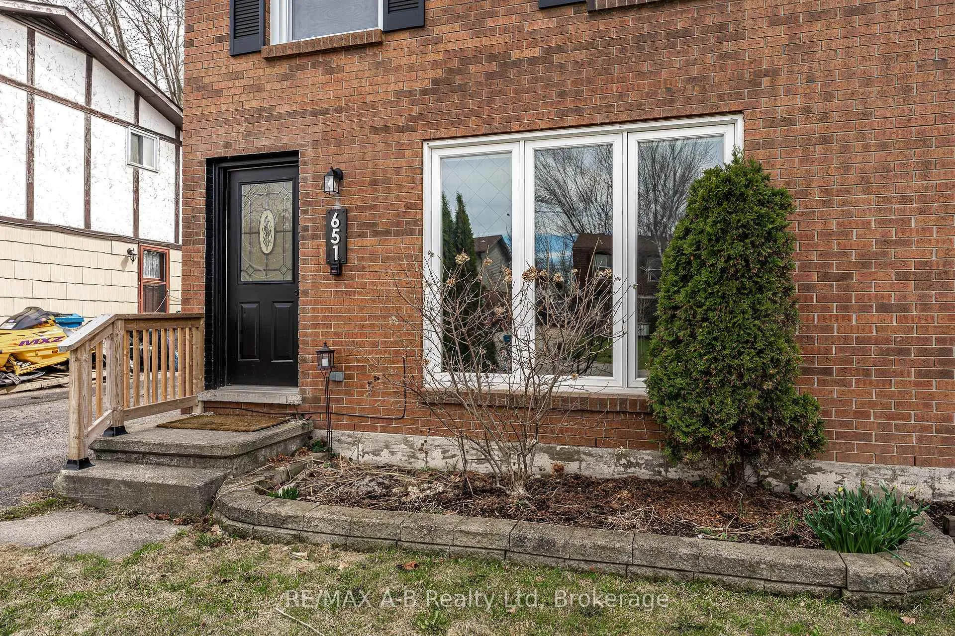 Photo 4 of 651 Devon Street, Stratford — HOMEH