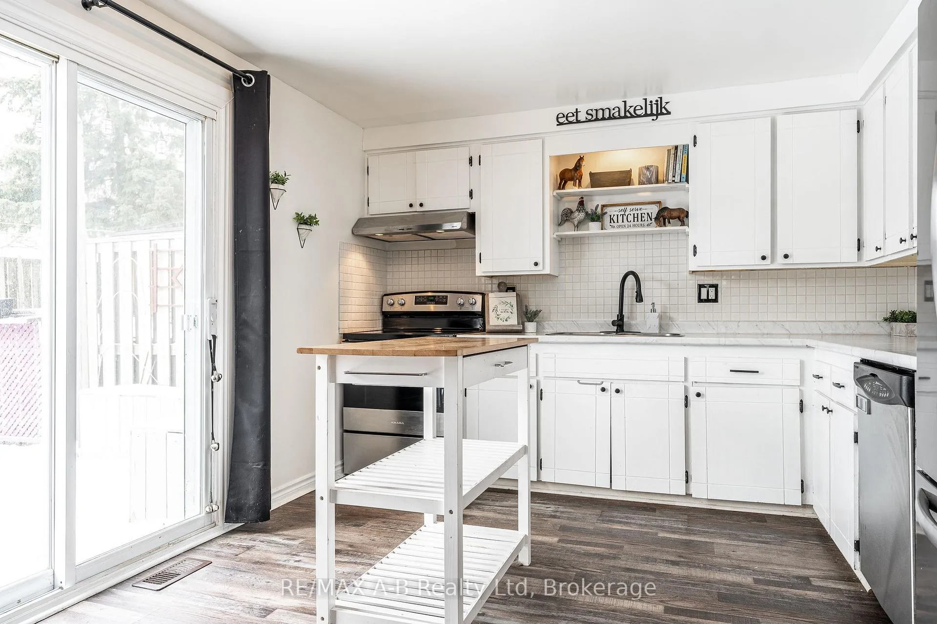 Photo 16 of 651 Devon Street, Stratford — HOMEH