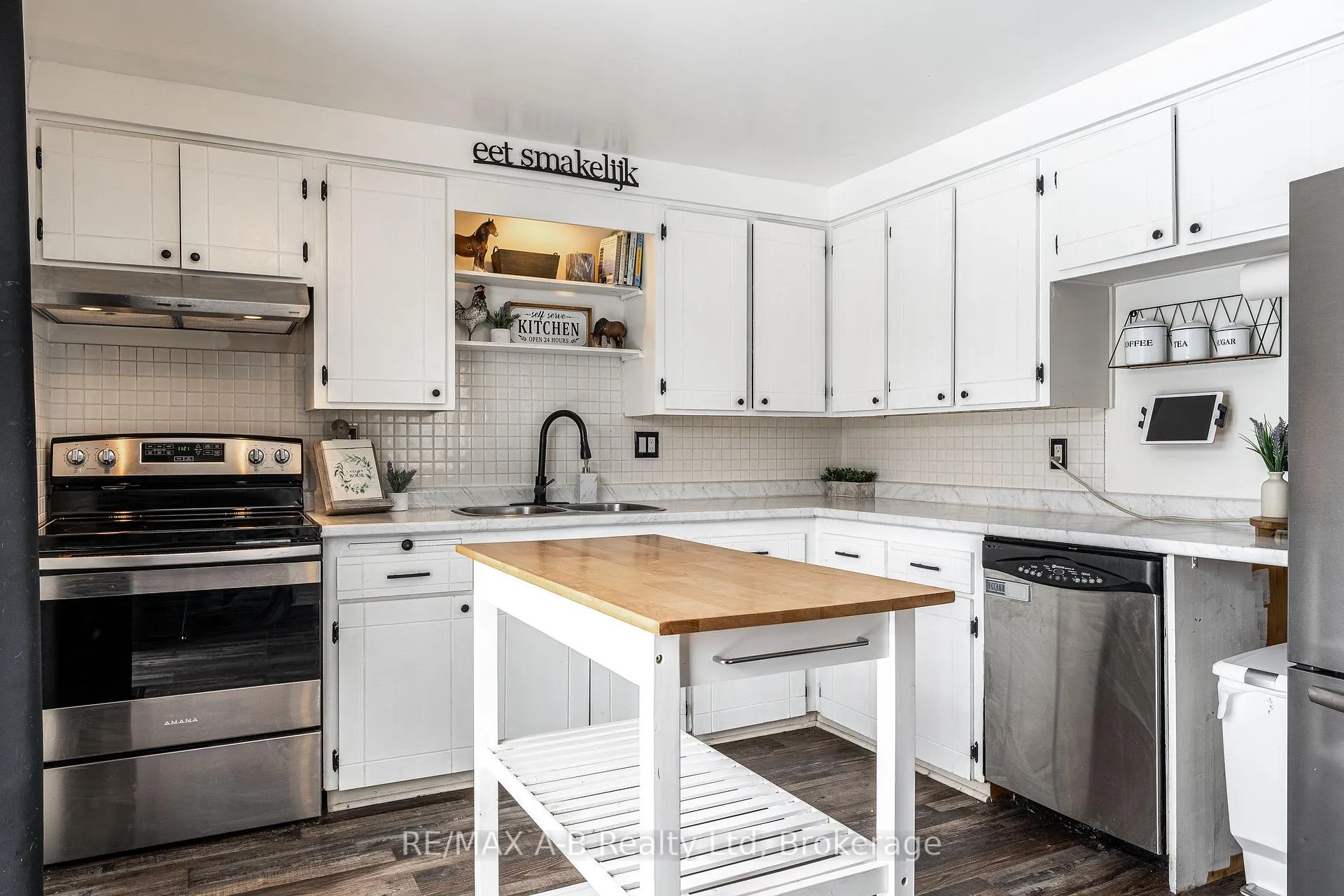 Photo 17 of 651 Devon Street, Stratford — HOMEH