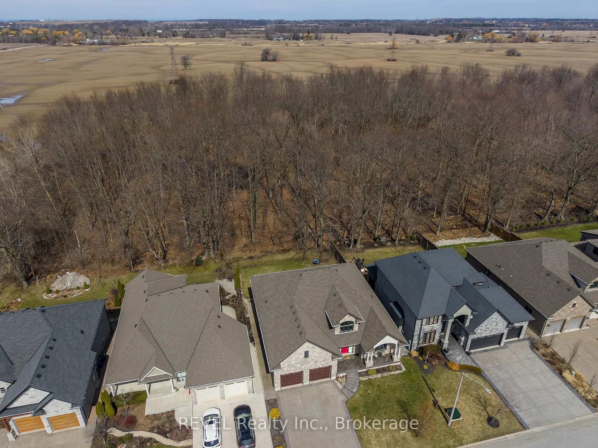 Photo 3 of 9421 Madison Crescent, Niagara Falls, Forestview — HOMEH