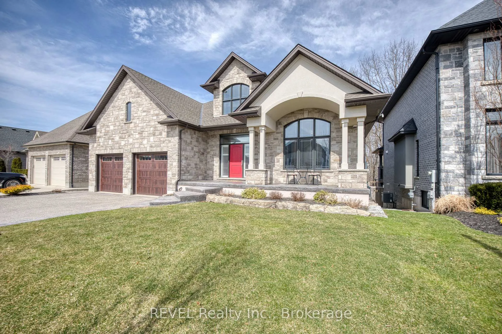 Photo 4 of 9421 Madison Crescent, Niagara Falls, Forestview — HOMEH