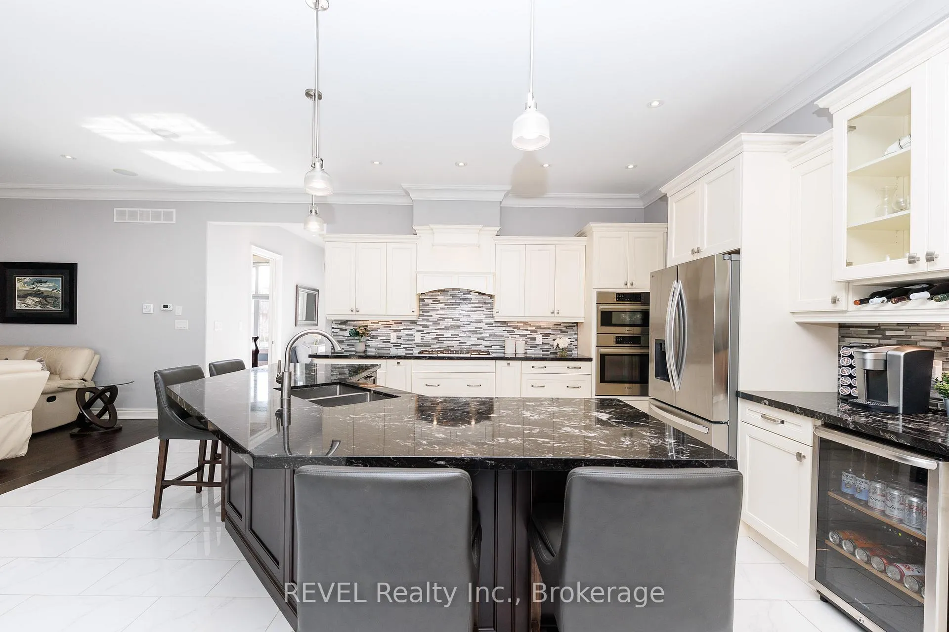Photo 14 of 9421 Madison Crescent, Niagara Falls, Forestview — HOMEH