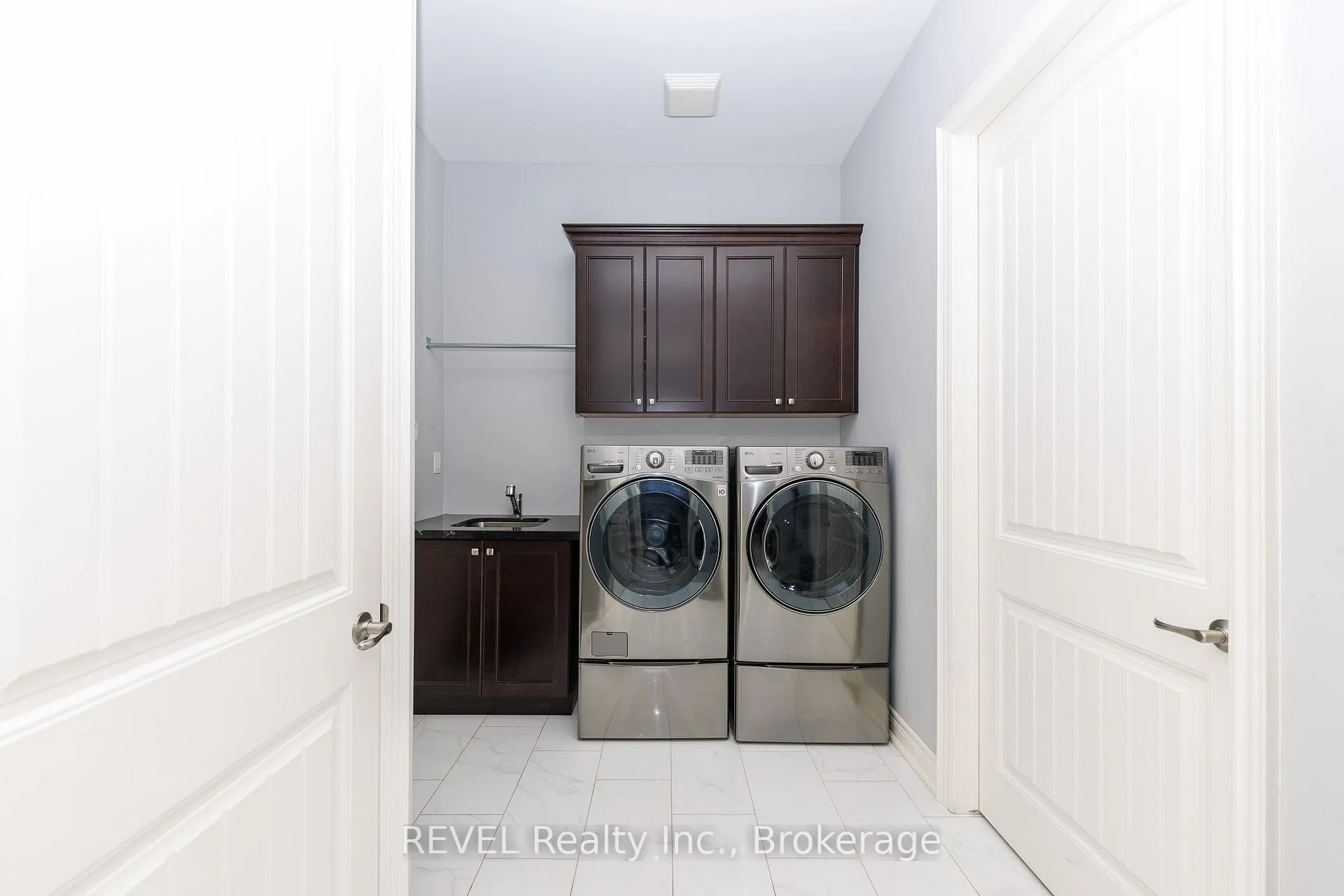 Photo 17 of 9421 Madison Crescent, Niagara Falls, Forestview — HOMEH
