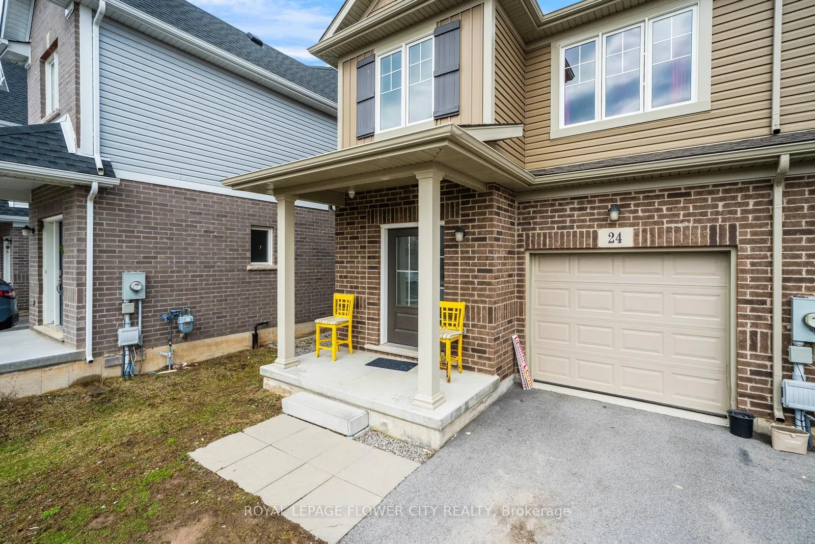 Photo 3 of 24 Sycamore Street, Welland, West Welland — HOMEH