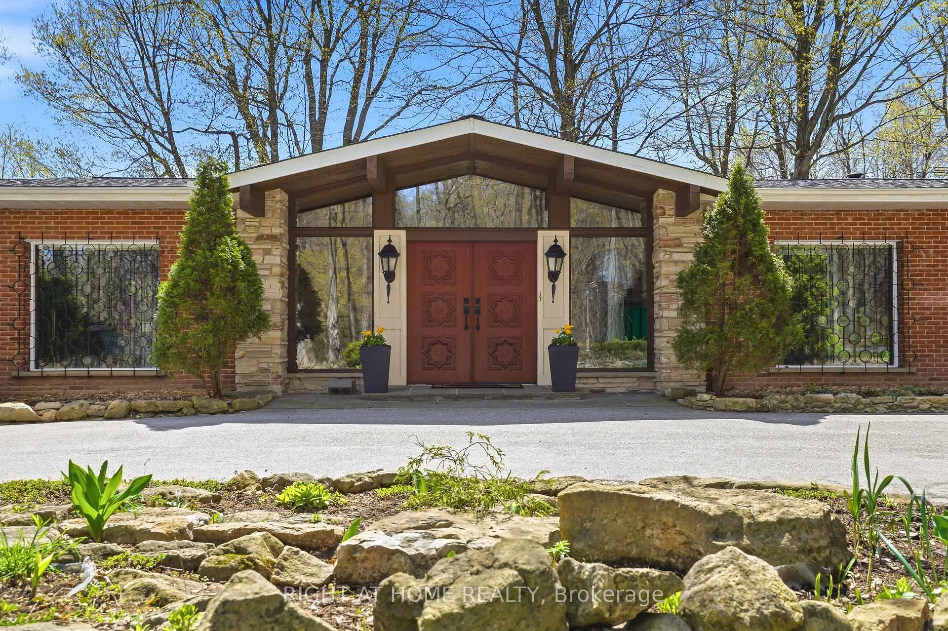 Photo 2 of 7463 Bell School Line, Milton, Rural Milton West — HOMEH