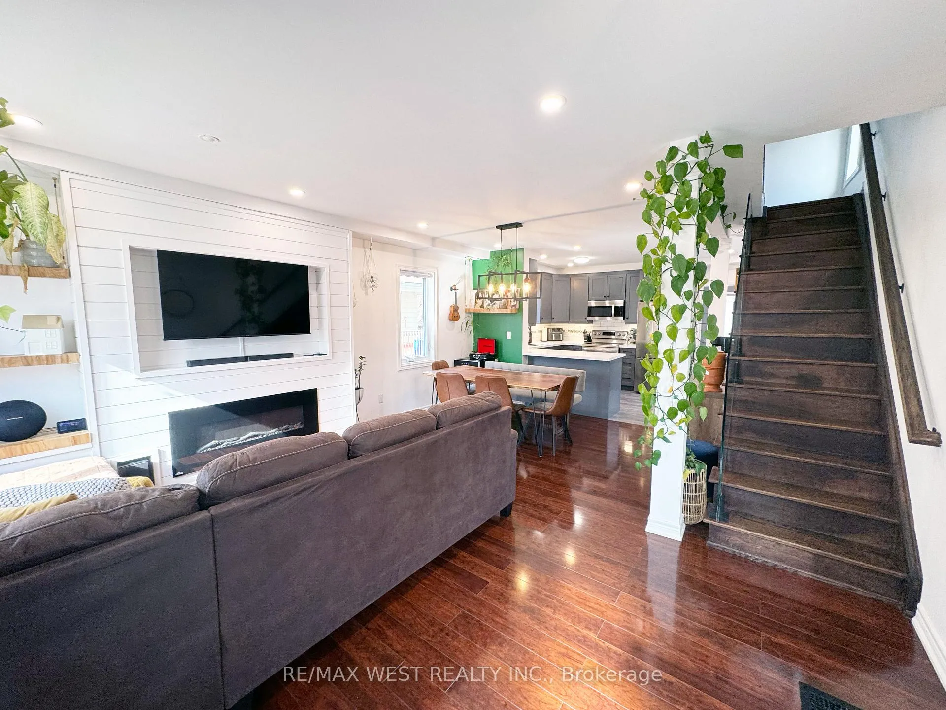 Photo 4 of 203 Court Street, Oshawa, Central — HOMEH