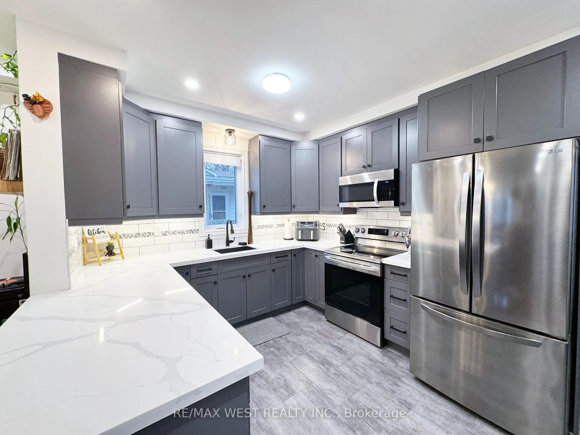 Photo 9 of 203 Court Street, Oshawa, Central — HOMEH