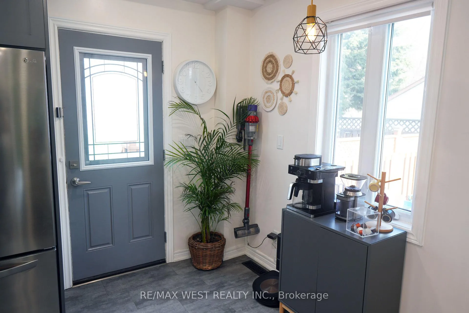 Photo 11 of 203 Court Street, Oshawa, Central — HOMEH