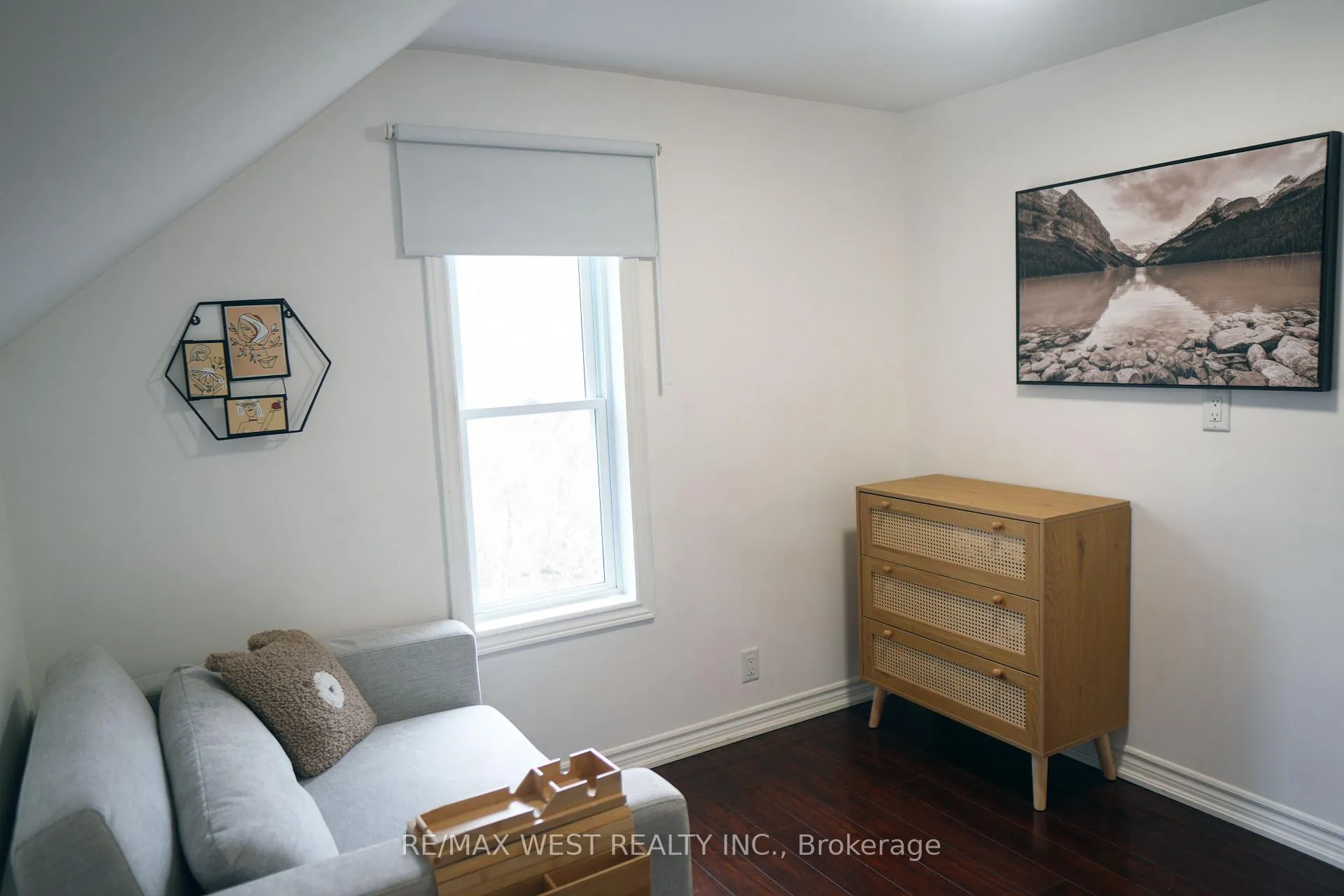 Photo 21 of 203 Court Street, Oshawa, Central — HOMEH
