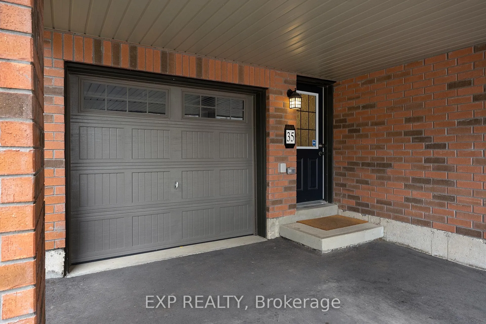 Photo 6 of Unit 35, 8317 Mulberry Drive, Niagara Falls, Brown — HOMEH