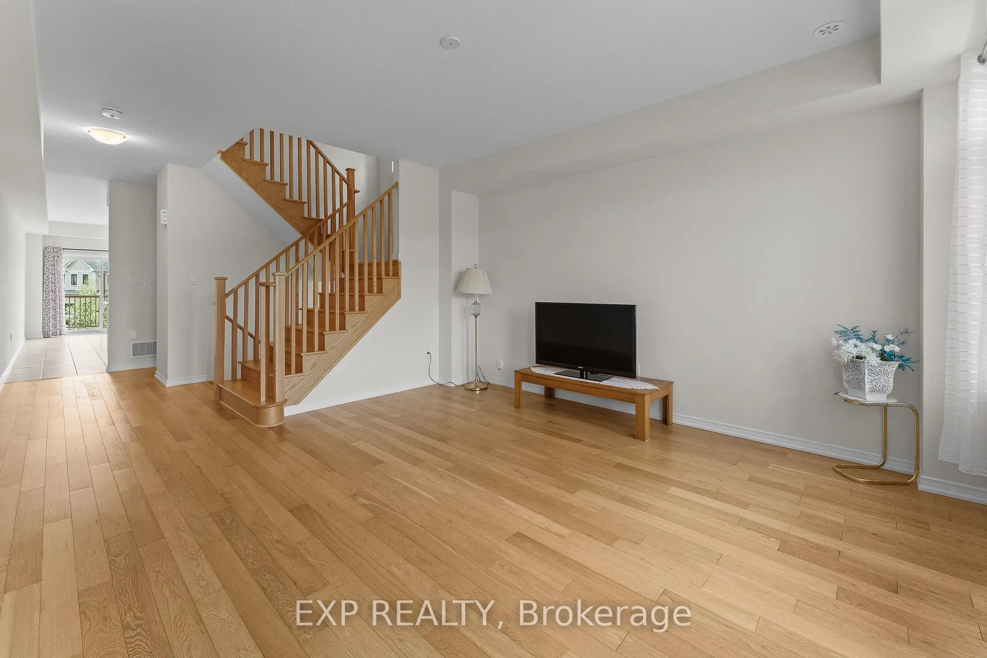 Photo 20 of Unit 35, 8317 Mulberry Drive, Niagara Falls, Brown — HOMEH