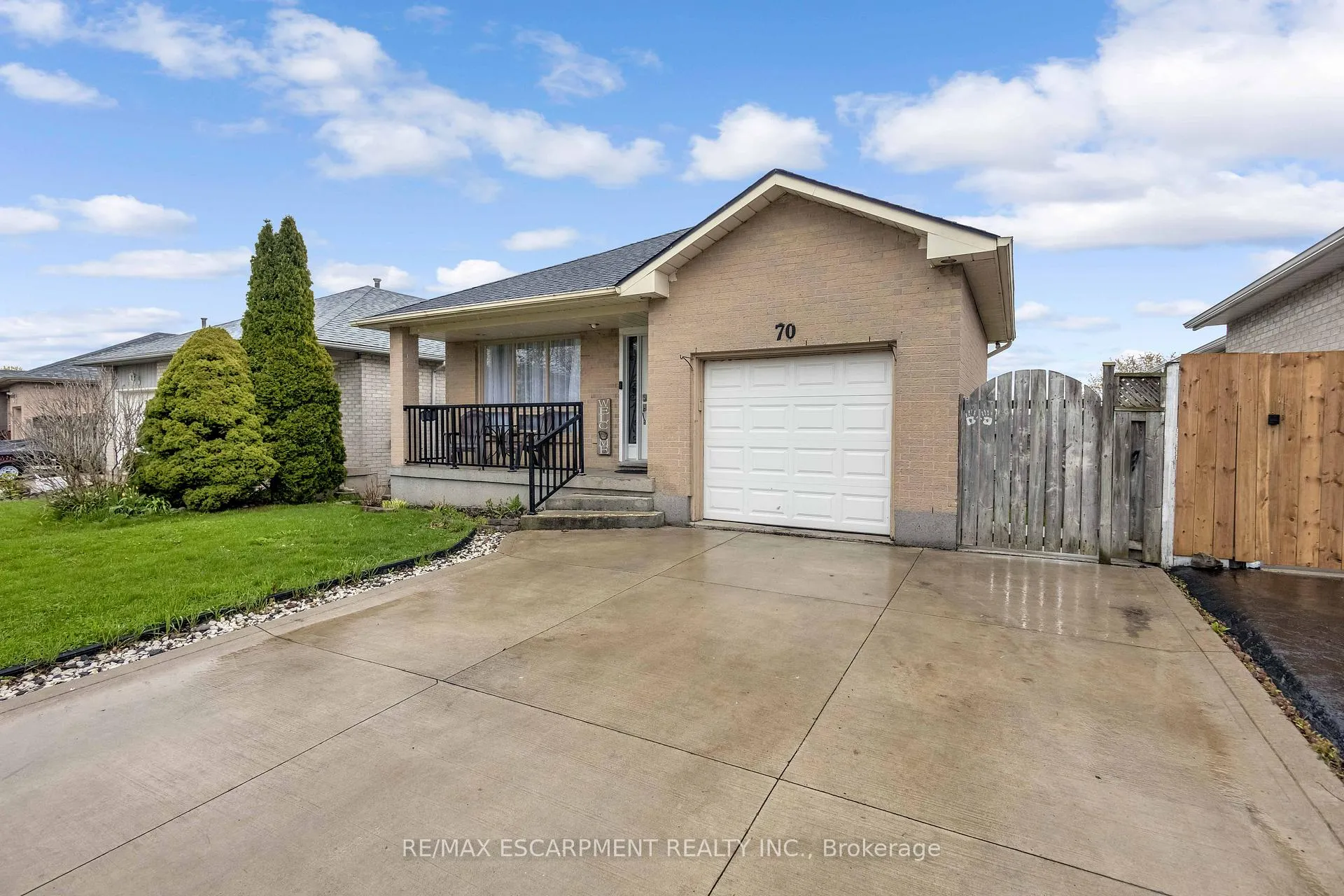 Photo 4 of 70 Ossington Drive, Hamilton, Broughton — HOMEH