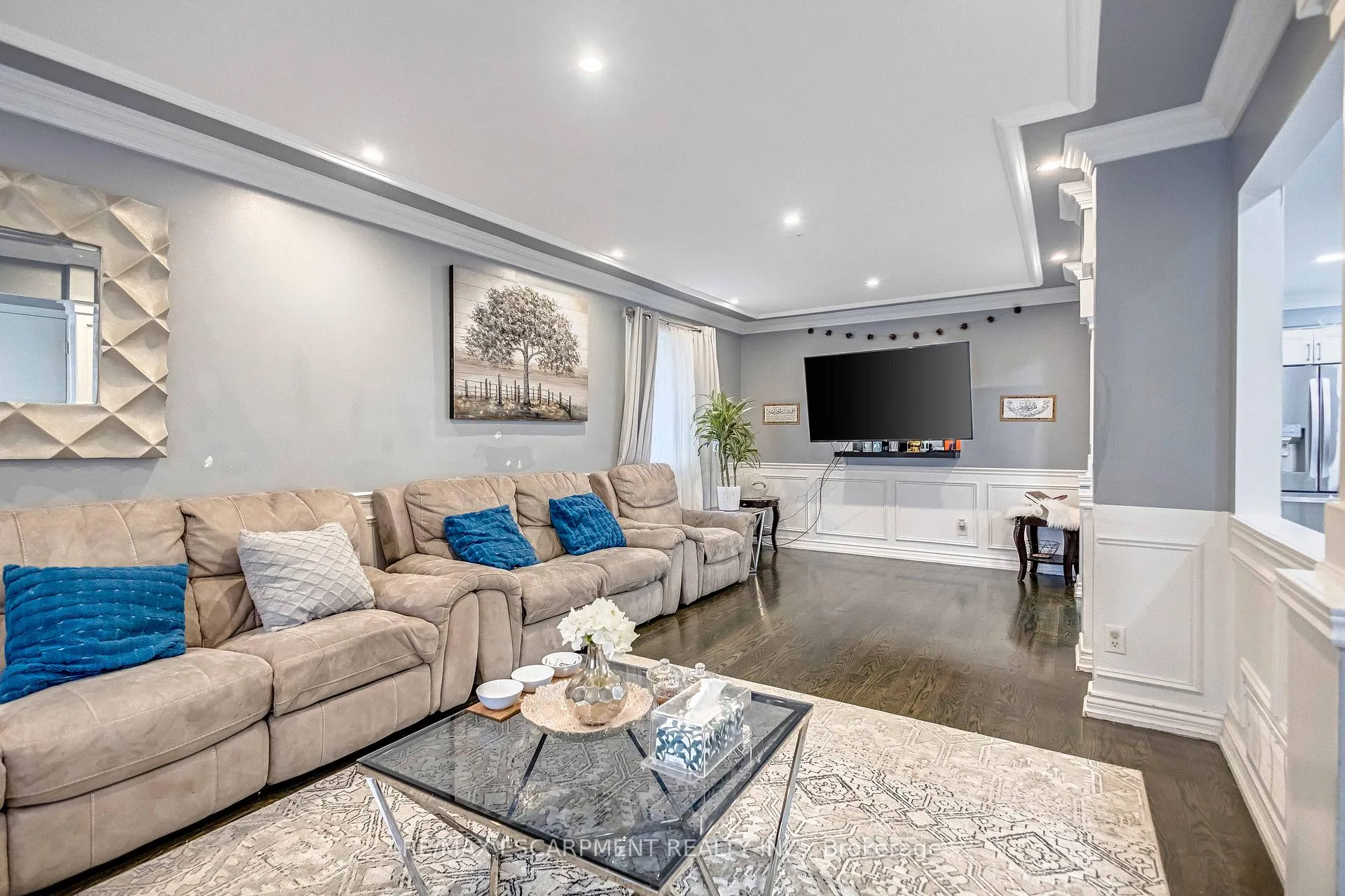 Photo 9 of 70 Ossington Drive, Hamilton, Broughton — HOMEH