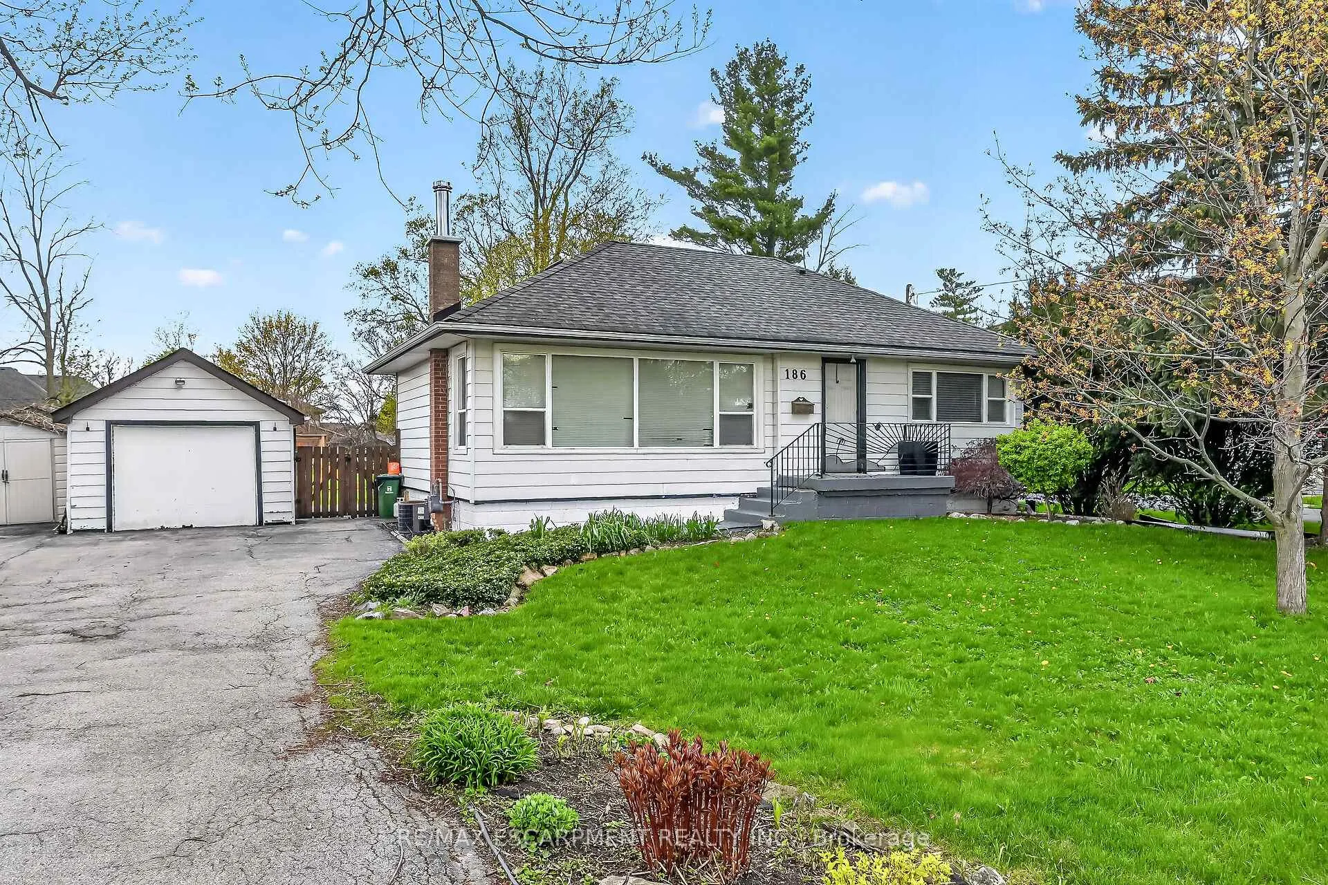 Photo 1 of 186 Seneca Avenue, Hamilton, Rural Glanbrook — HOMEH