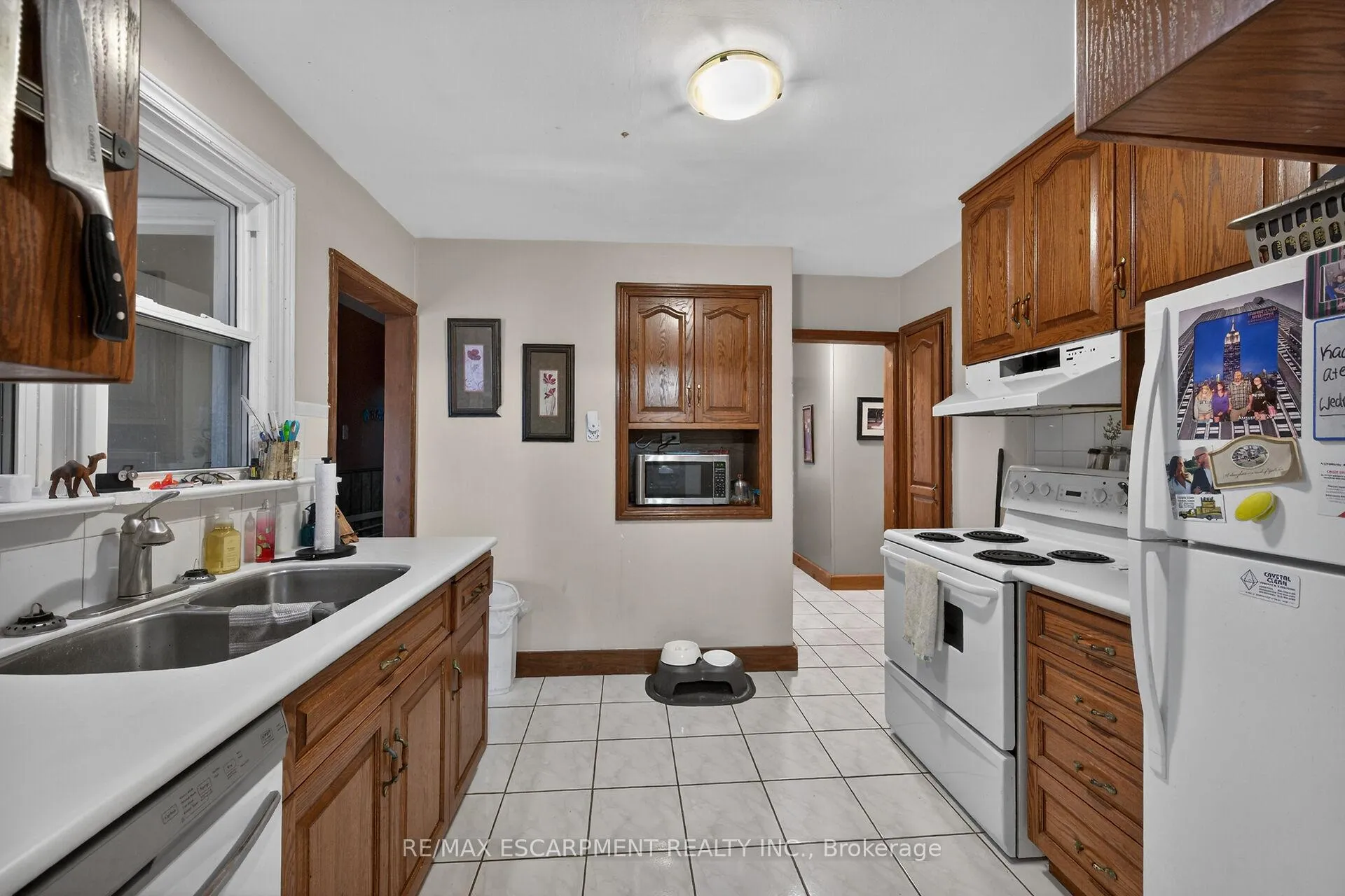 Photo 11 of 186 Seneca Avenue, Hamilton, Rural Glanbrook — HOMEH