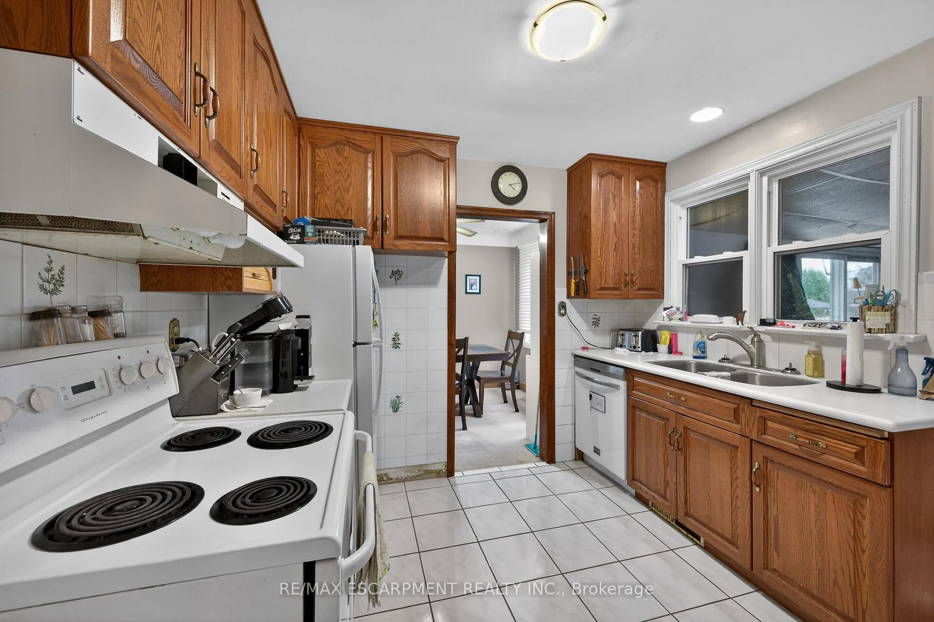Photo 13 of 186 Seneca Avenue, Hamilton, Rural Glanbrook — HOMEH