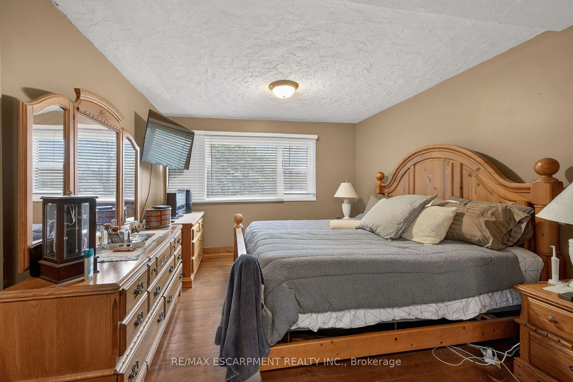 Photo 15 of 186 Seneca Avenue, Hamilton, Rural Glanbrook — HOMEH