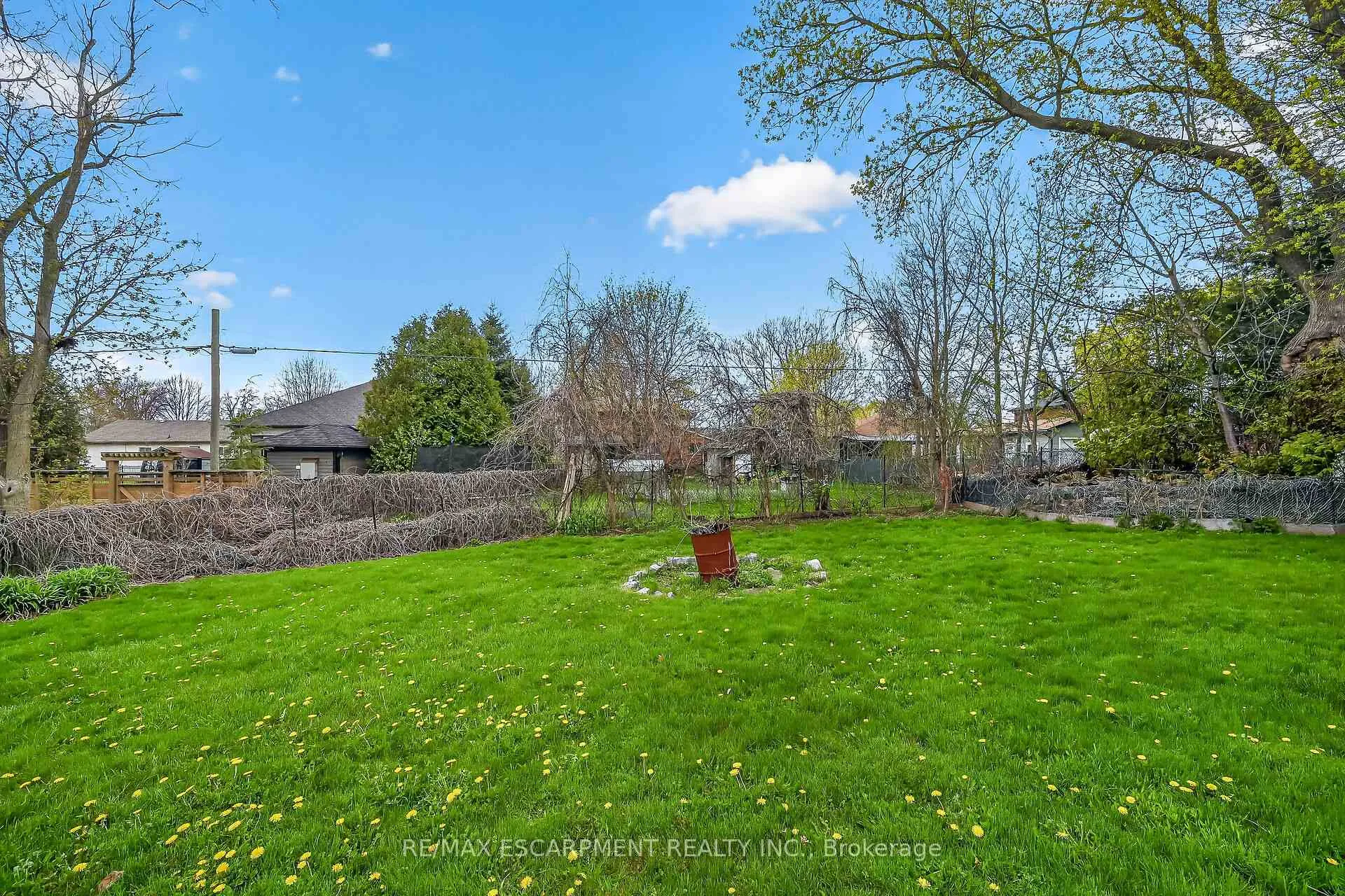 Photo 40 of 186 Seneca Avenue, Hamilton, Rural Glanbrook — HOMEH