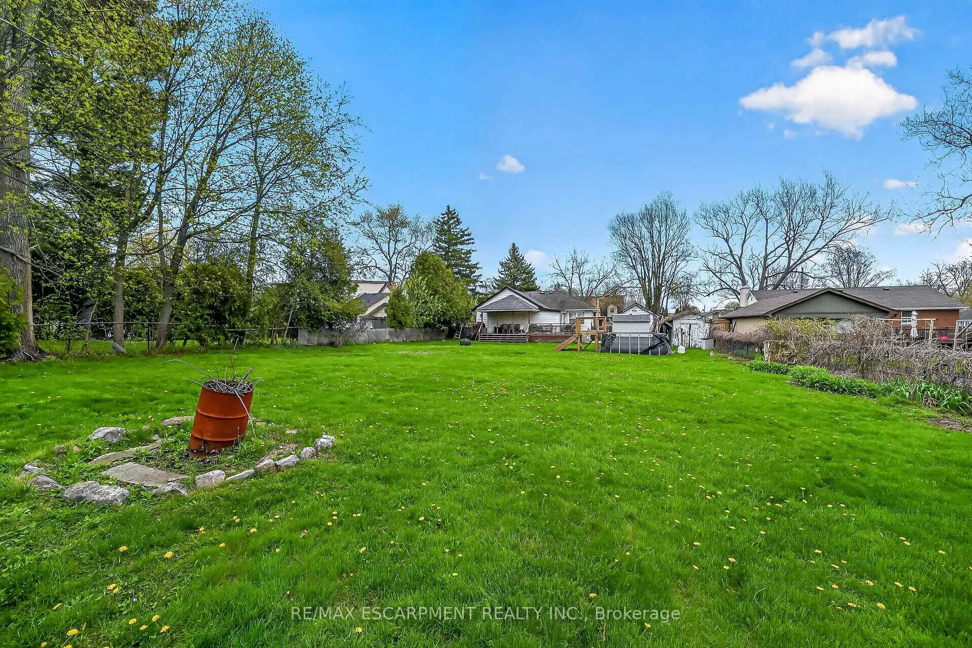 Photo 42 of 186 Seneca Avenue, Hamilton, Rural Glanbrook — HOMEH