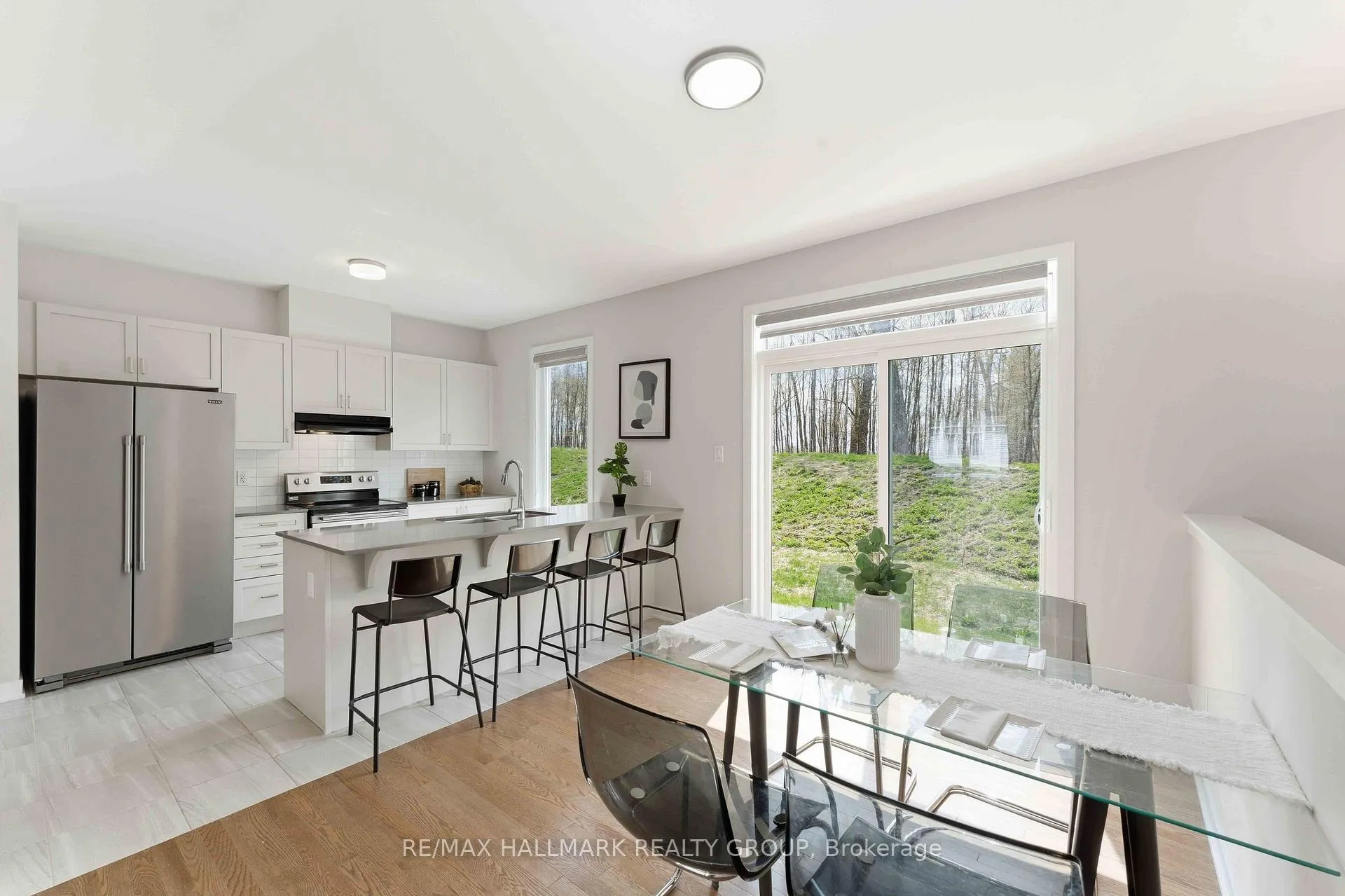 Photo 9 of 404 Appalachian Circle, Ottawa, Barrhaven - Half Moon Bay — HOMEH