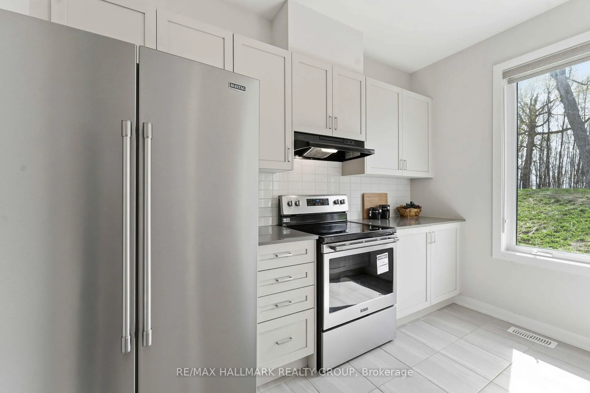 Photo 11 of 404 Appalachian Circle, Ottawa, Barrhaven - Half Moon Bay — HOMEH