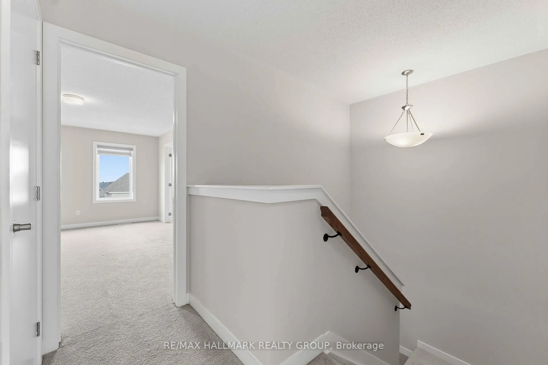 Photo 17 of 404 Appalachian Circle, Ottawa, Barrhaven - Half Moon Bay — HOMEH
