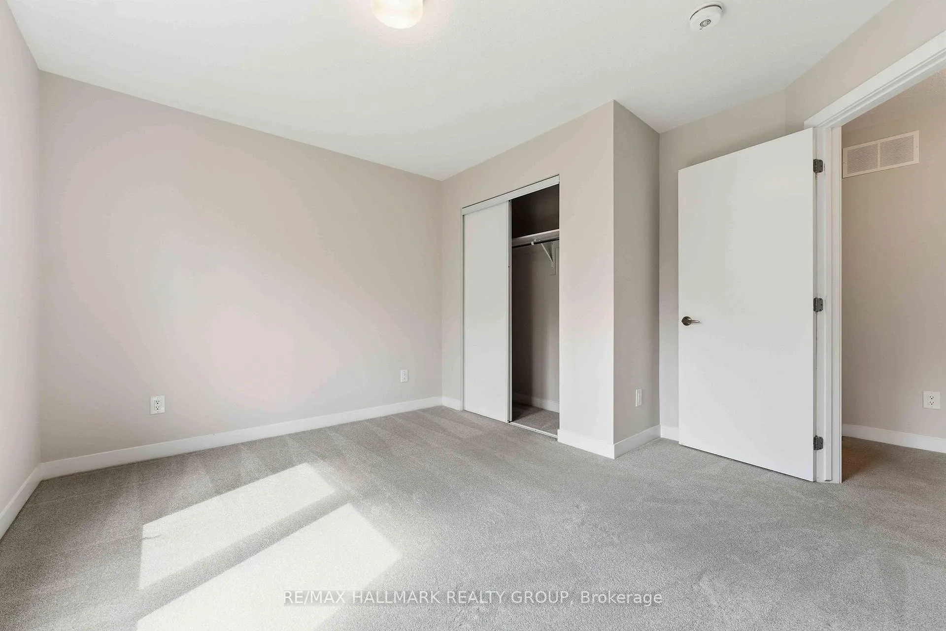 Photo 29 of 404 Appalachian Circle, Ottawa, Barrhaven - Half Moon Bay — HOMEH