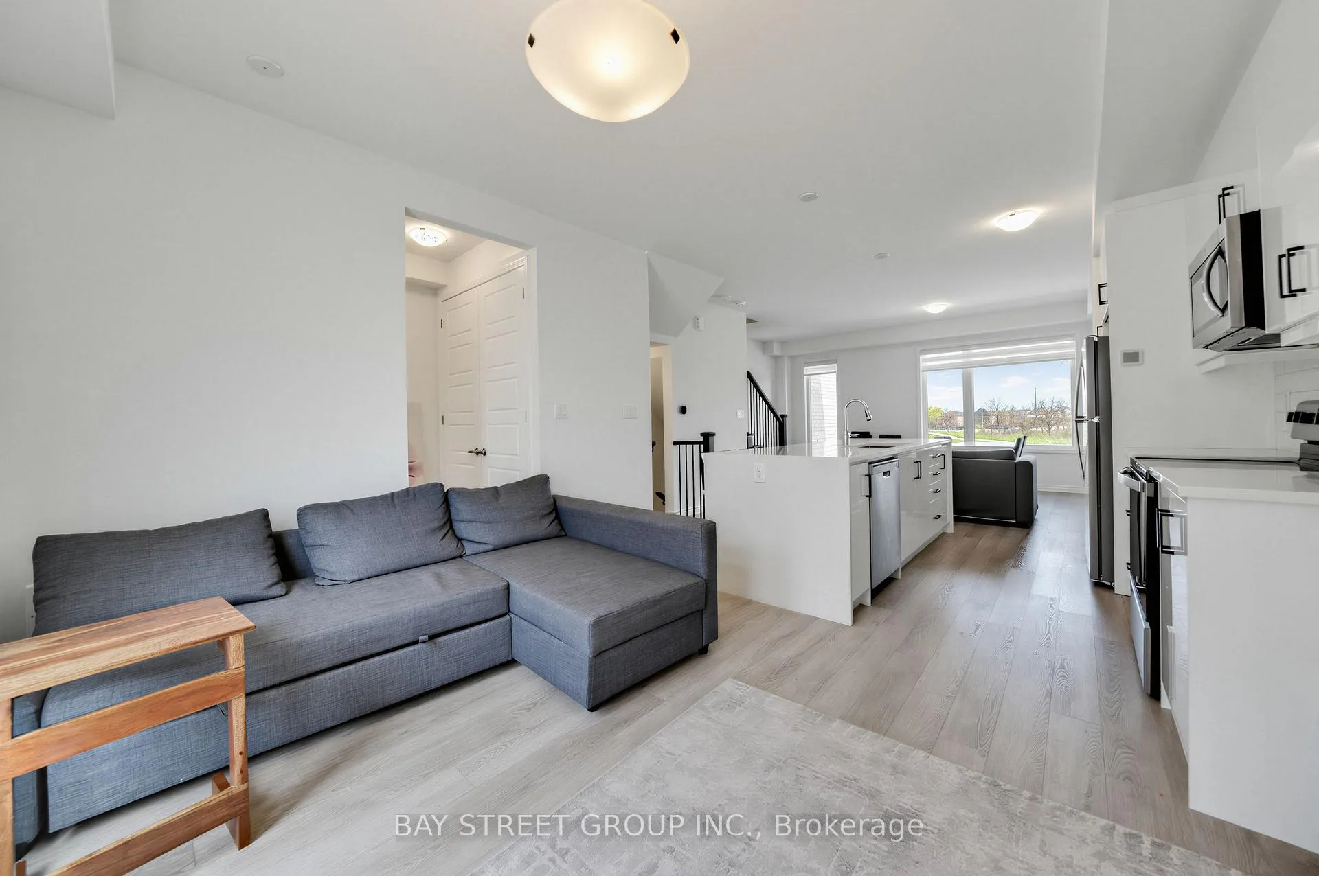 Photo 11 of 1399 Shevchenko Boulevard, Oakville, Northwest — HOMEH