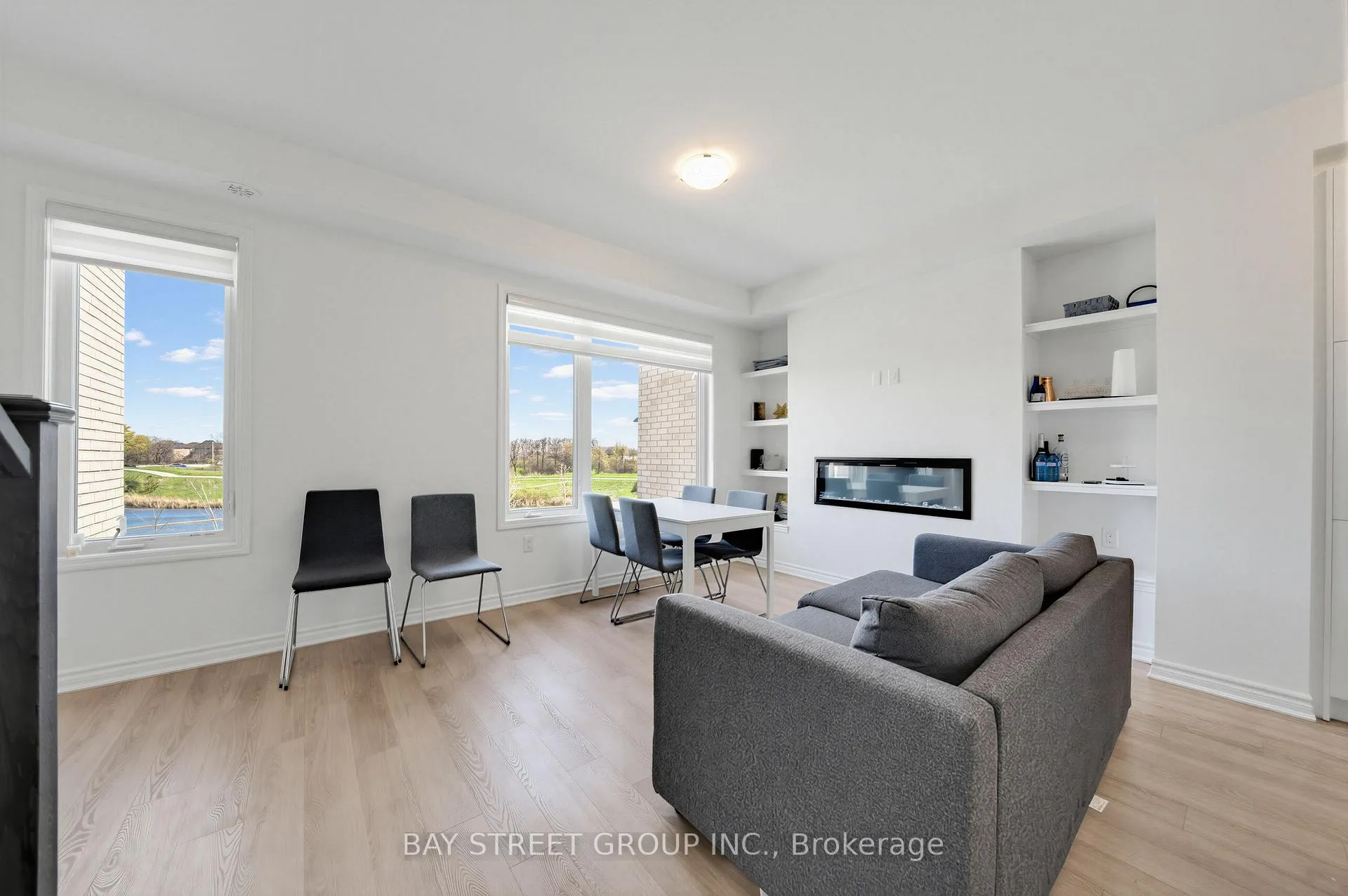 Photo 12 of 1399 Shevchenko Boulevard, Oakville, Northwest — HOMEH