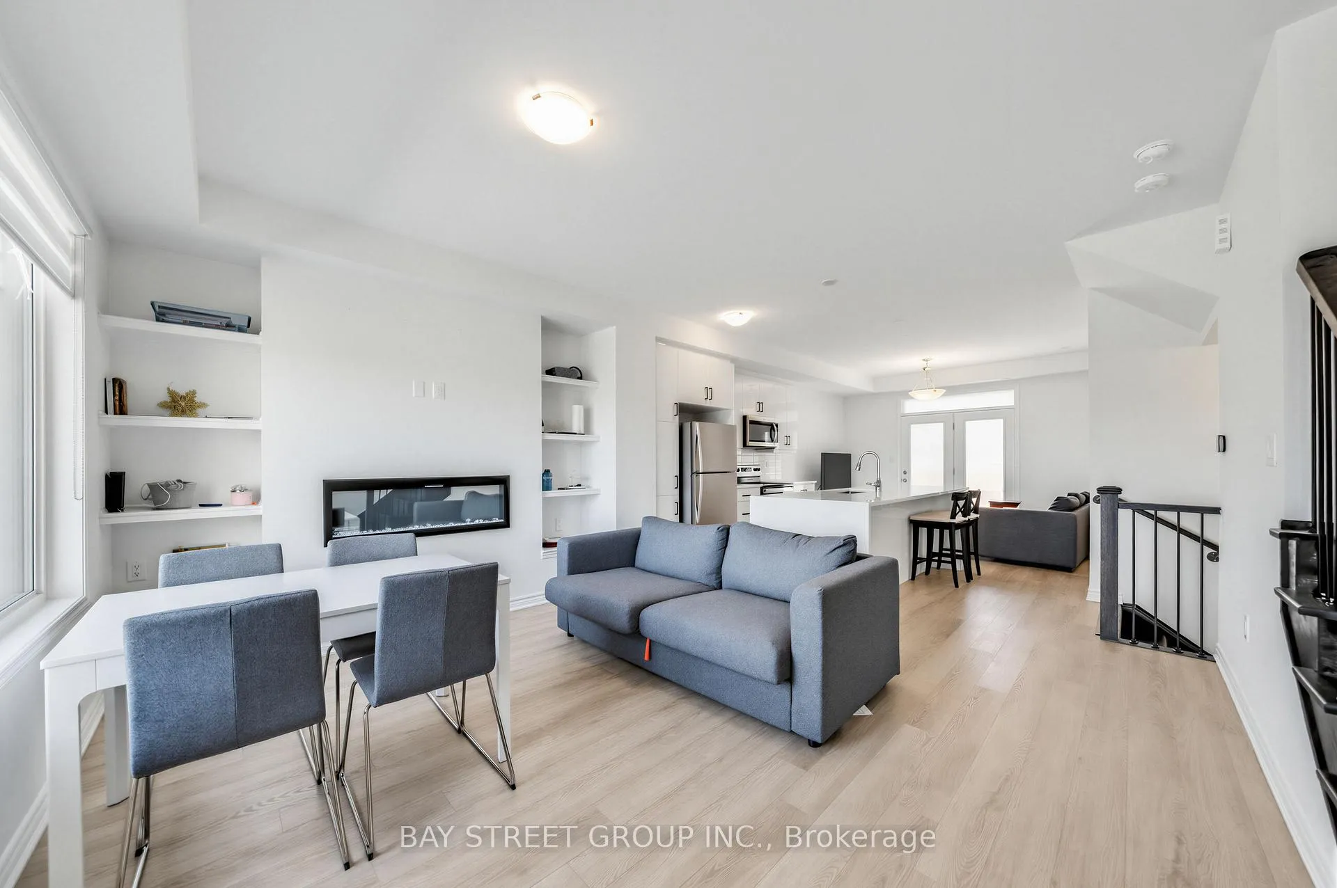 Photo 13 of 1399 Shevchenko Boulevard, Oakville, Northwest — HOMEH