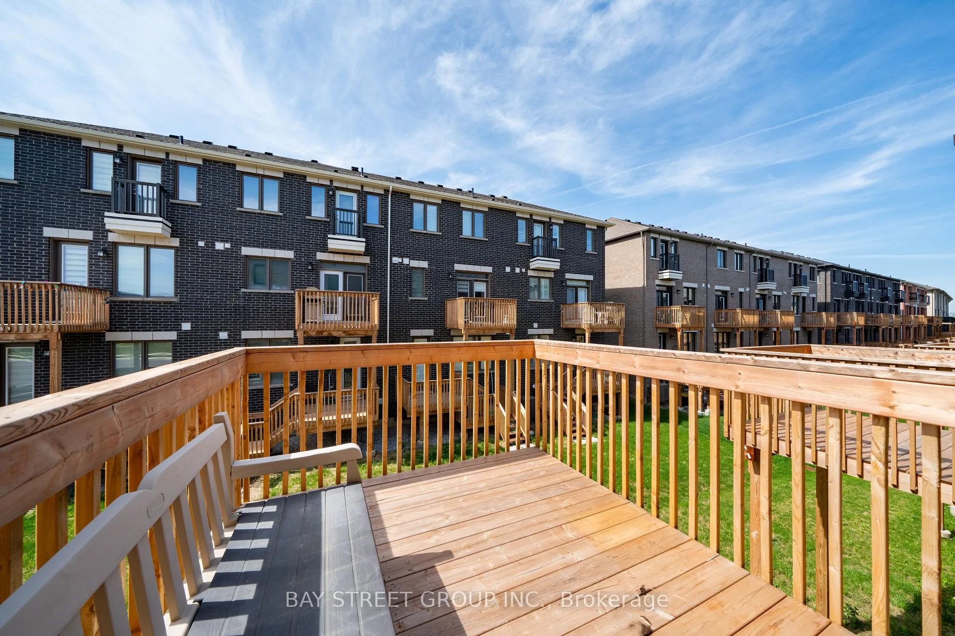 Photo 17 of 1399 Shevchenko Boulevard, Oakville, Northwest — HOMEH