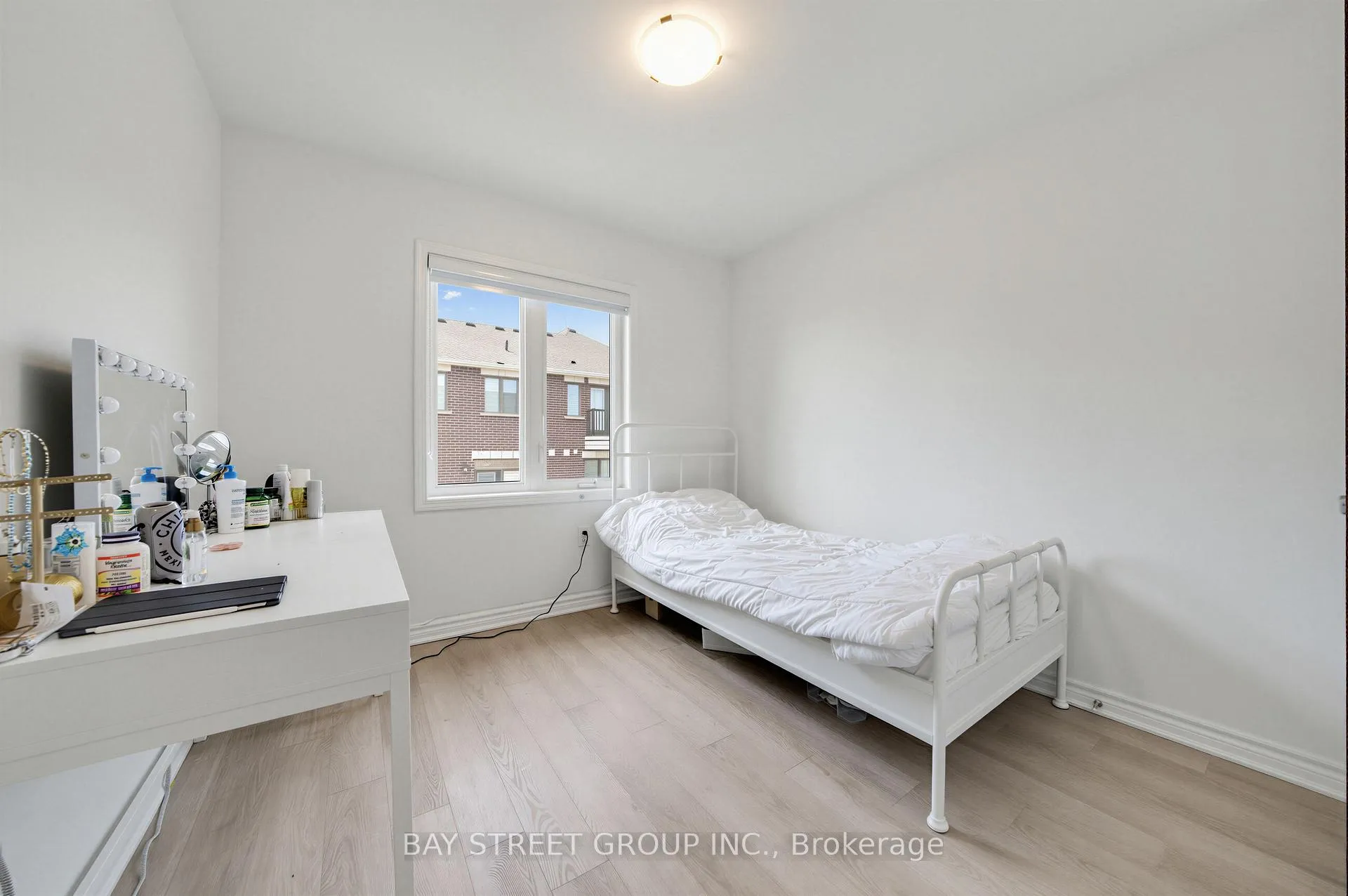 Photo 21 of 1399 Shevchenko Boulevard, Oakville, Northwest — HOMEH