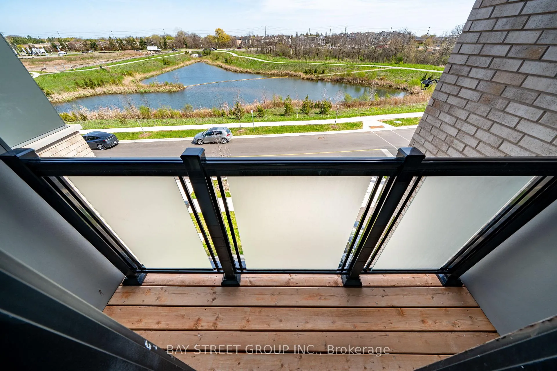 Photo 26 of 1399 Shevchenko Boulevard, Oakville, Northwest — HOMEH