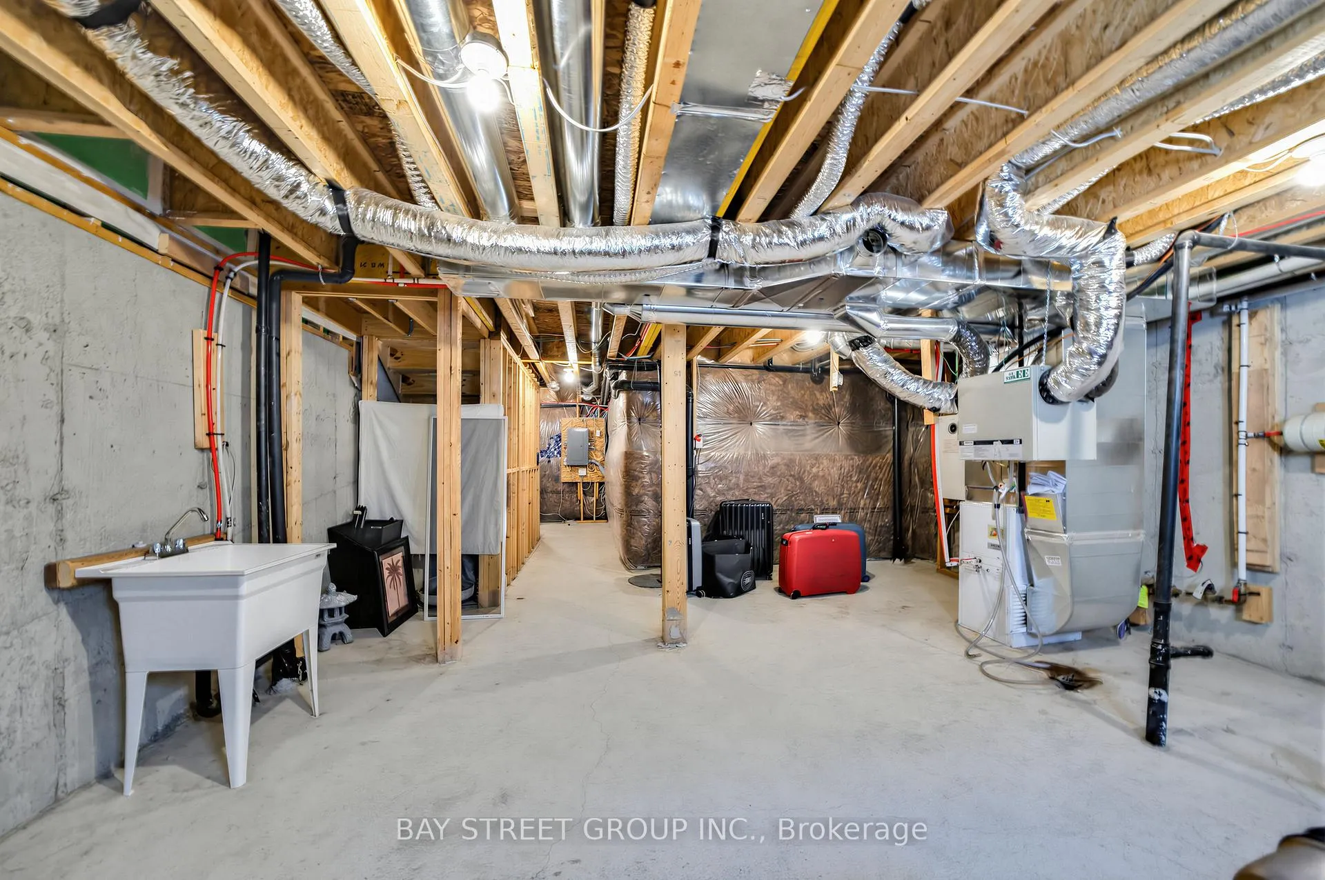 Photo 31 of 1399 Shevchenko Boulevard, Oakville, Northwest — HOMEH