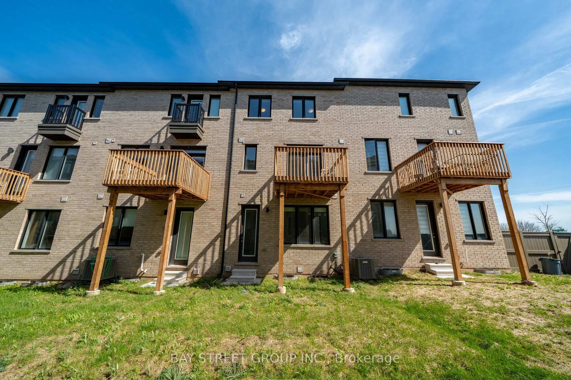 Photo 33 of 1399 Shevchenko Boulevard, Oakville, Northwest — HOMEH