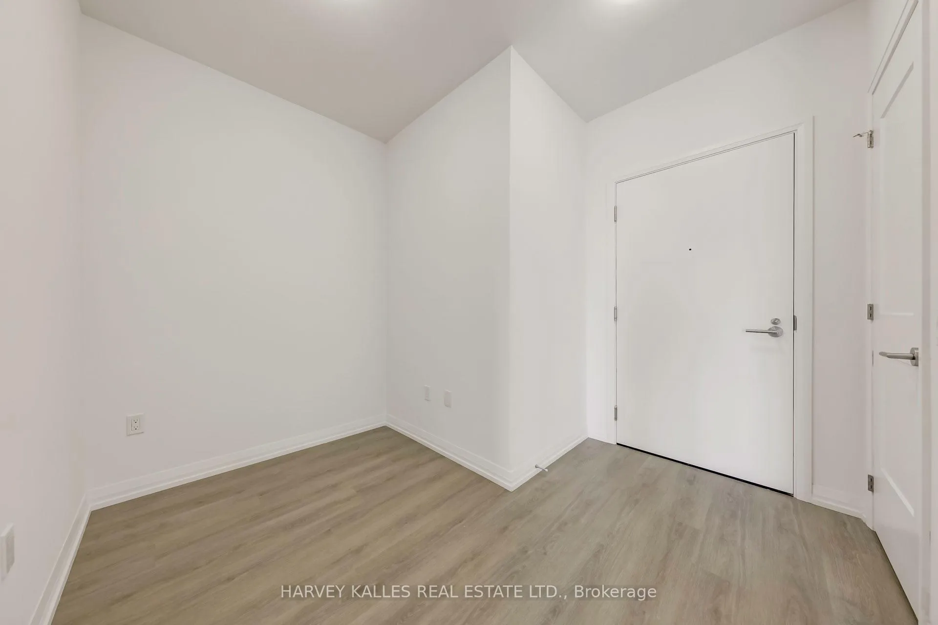 Photo 4 of Unit 3214, 50 Dunfield Avenue, Toronto, Mount Pleasant West — HOMEH
