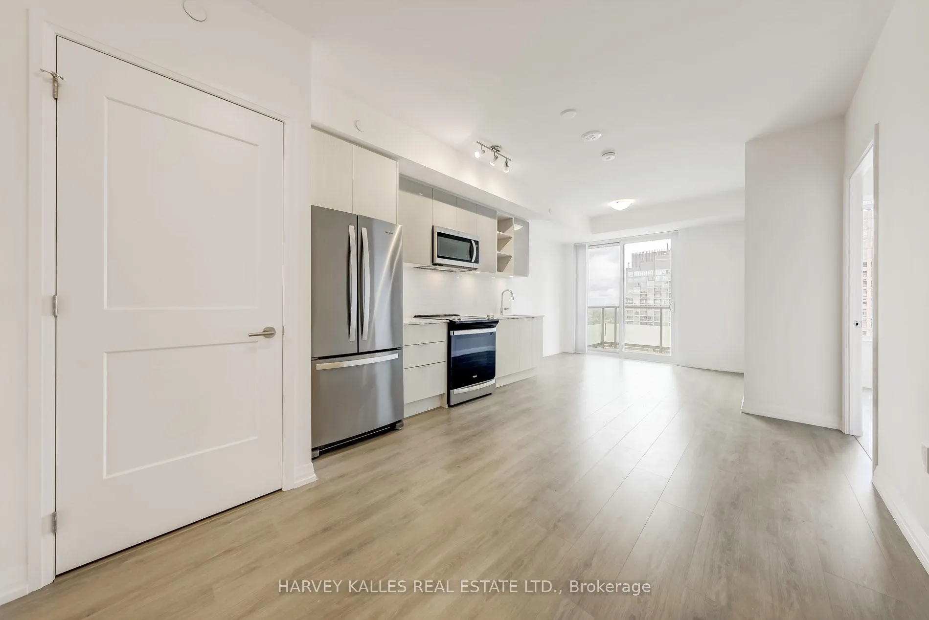 Photo 6 of Unit 3214, 50 Dunfield Avenue, Toronto, Mount Pleasant West — HOMEH
