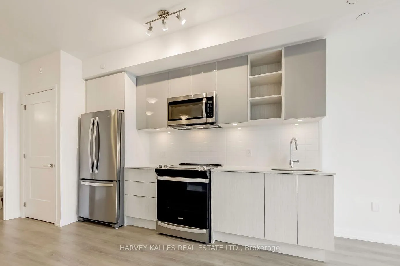 Photo 9 of Unit 3214, 50 Dunfield Avenue, Toronto, Mount Pleasant West — HOMEH