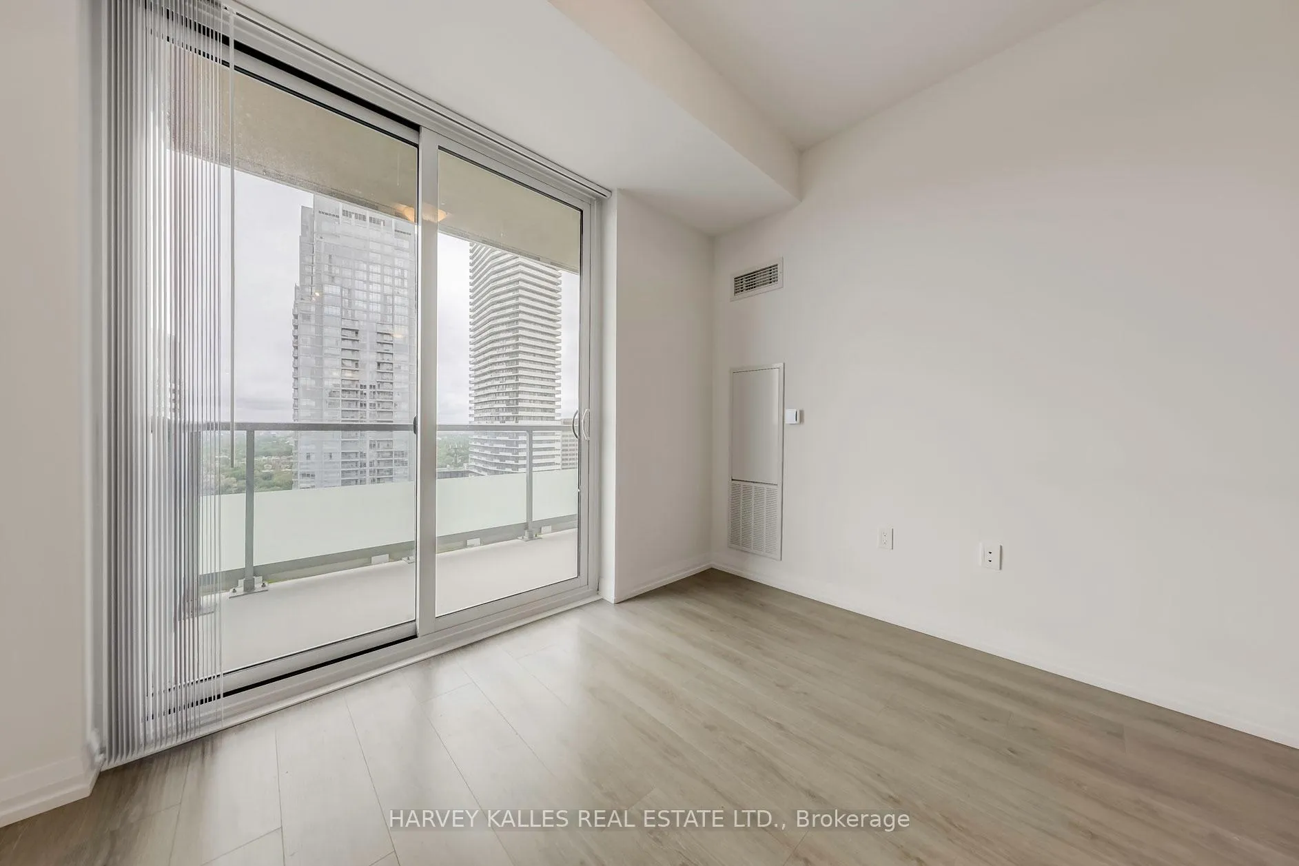 Photo 12 of Unit 3214, 50 Dunfield Avenue, Toronto, Mount Pleasant West — HOMEH