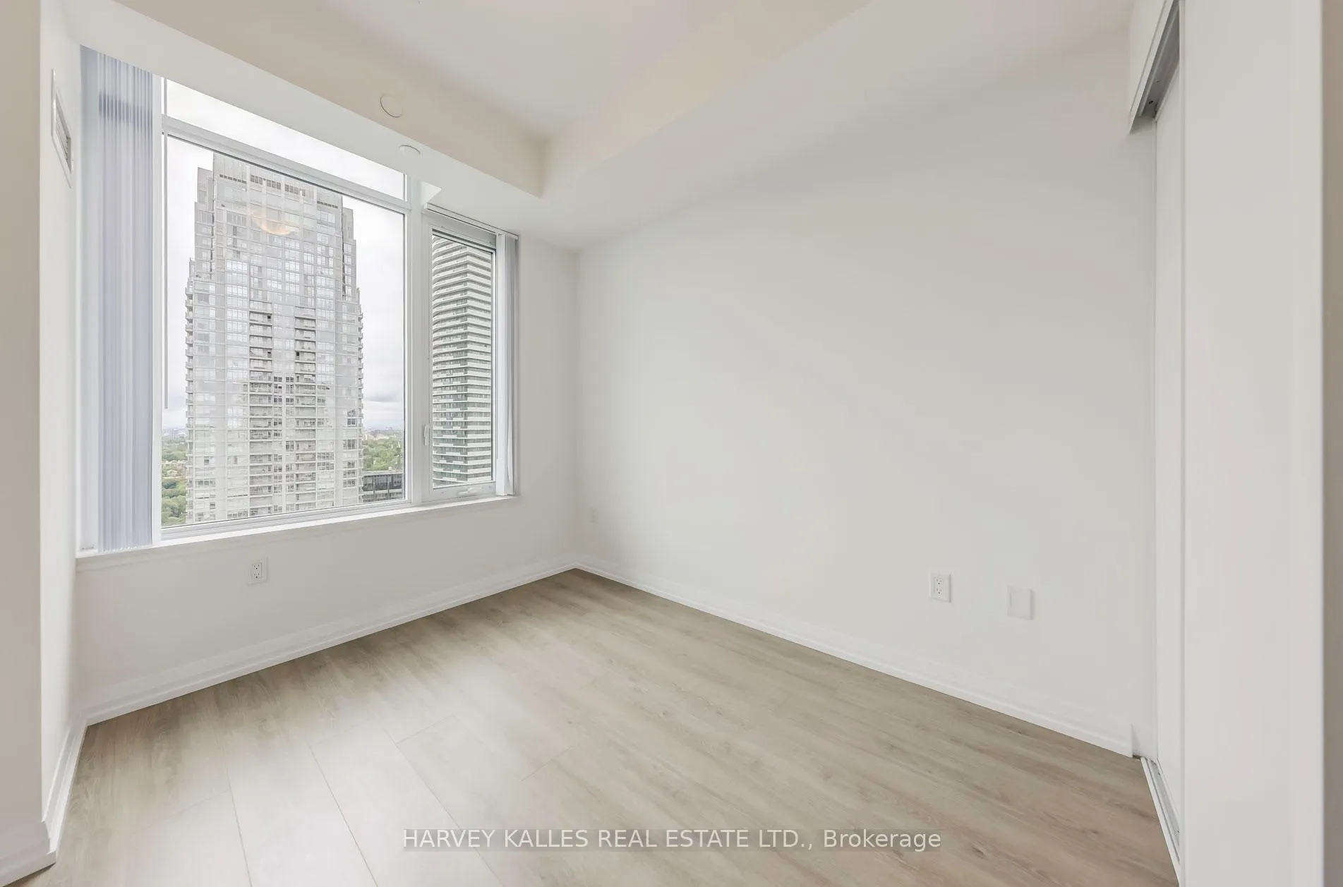 Photo 19 of Unit 3214, 50 Dunfield Avenue, Toronto, Mount Pleasant West — HOMEH
