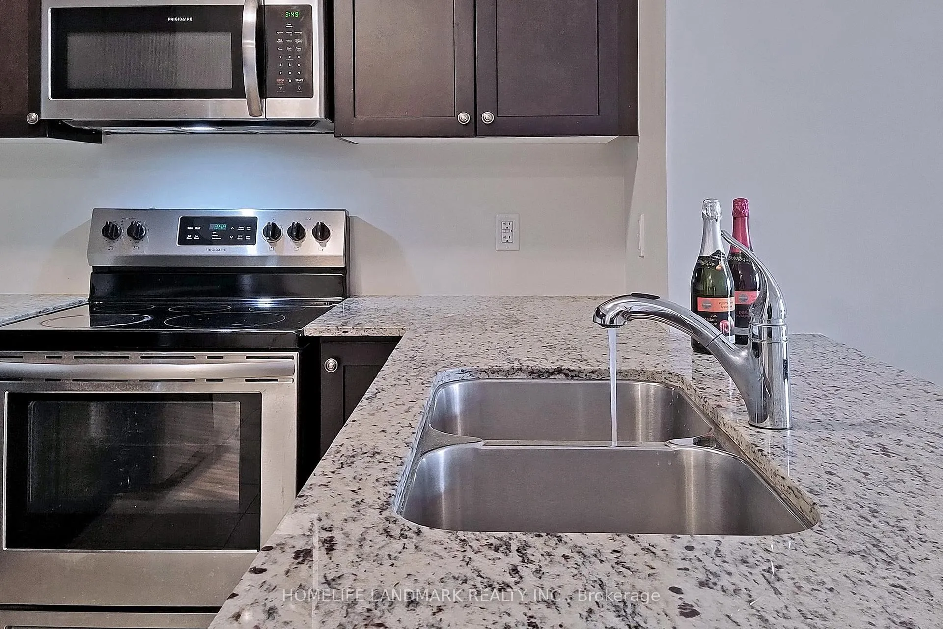 Photo 6 of Unit 618, 39 New Delhi Drive, Markham, Cedarwood — HOMEH