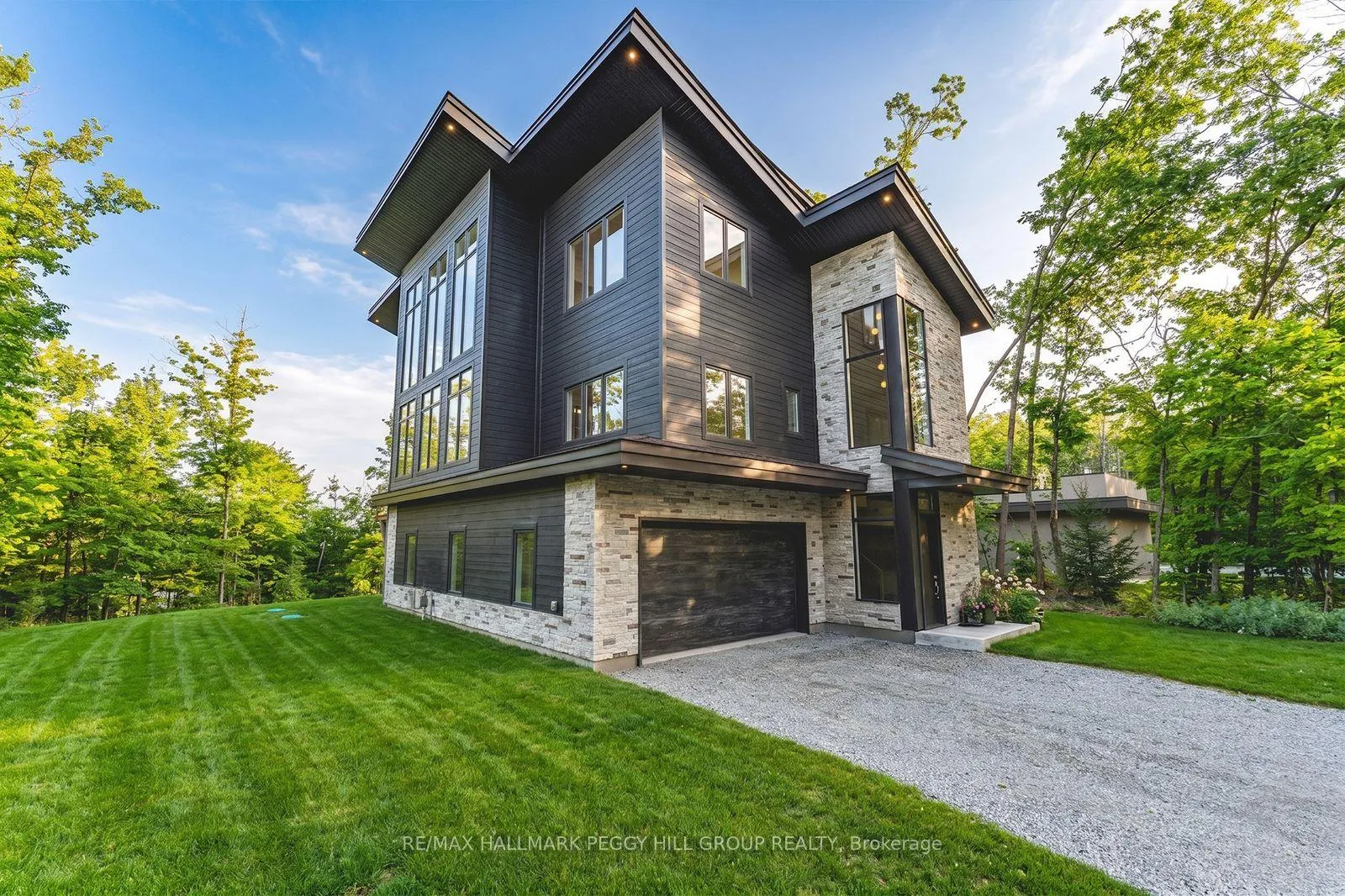 Photo 2 of 3316 Line 4 N, Oro-Medonte, Horseshoe Valley — HOMEH