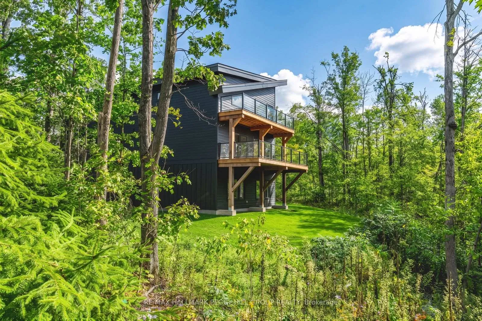 Photo 3 of 3316 Line 4 N, Oro-Medonte, Horseshoe Valley — HOMEH