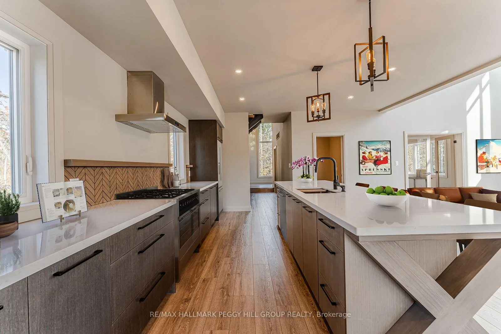 Photo 8 of 3316 Line 4 N, Oro-Medonte, Horseshoe Valley — HOMEH