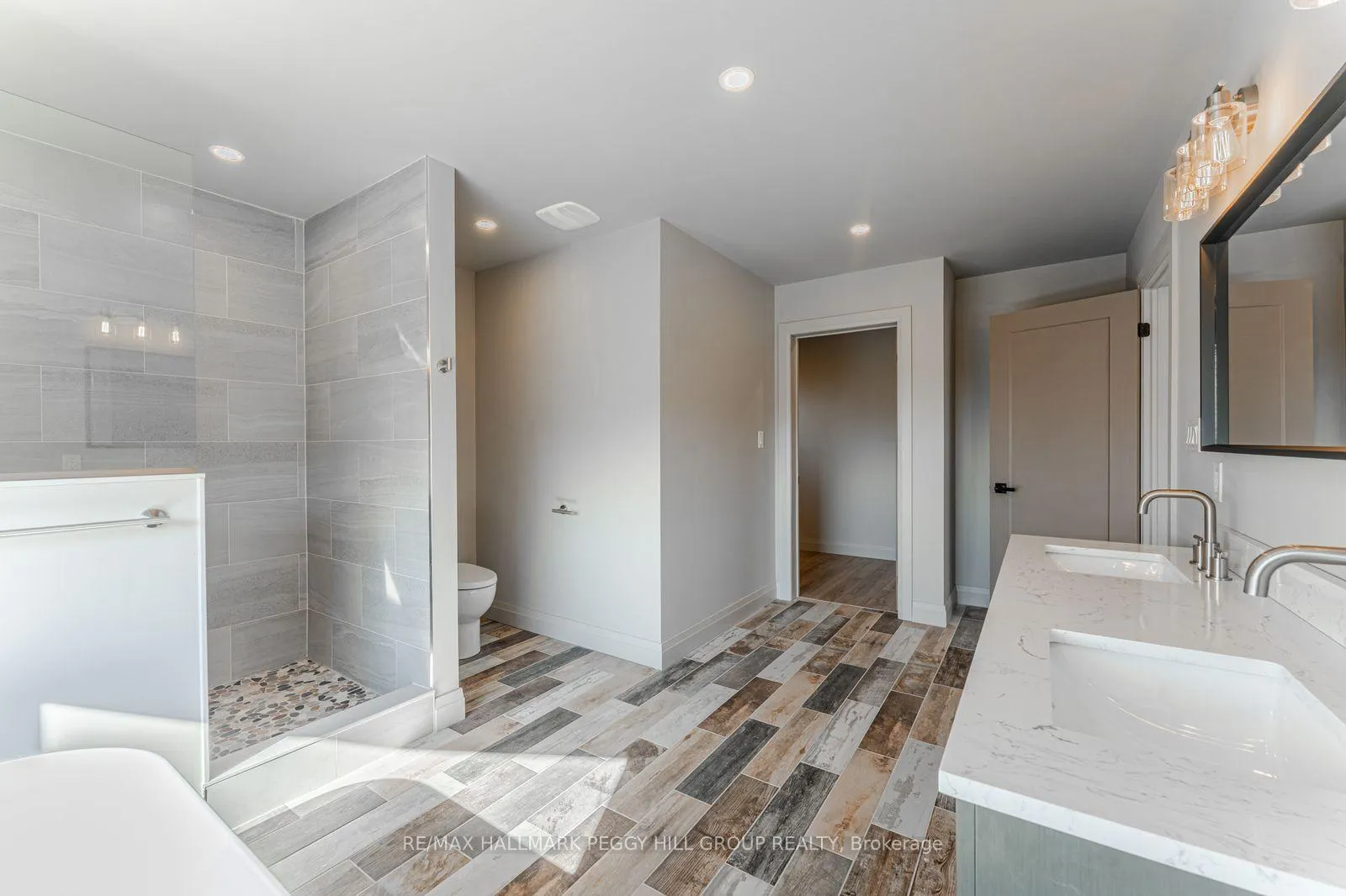 Photo 23 of 3316 Line 4 N, Oro-Medonte, Horseshoe Valley — HOMEH