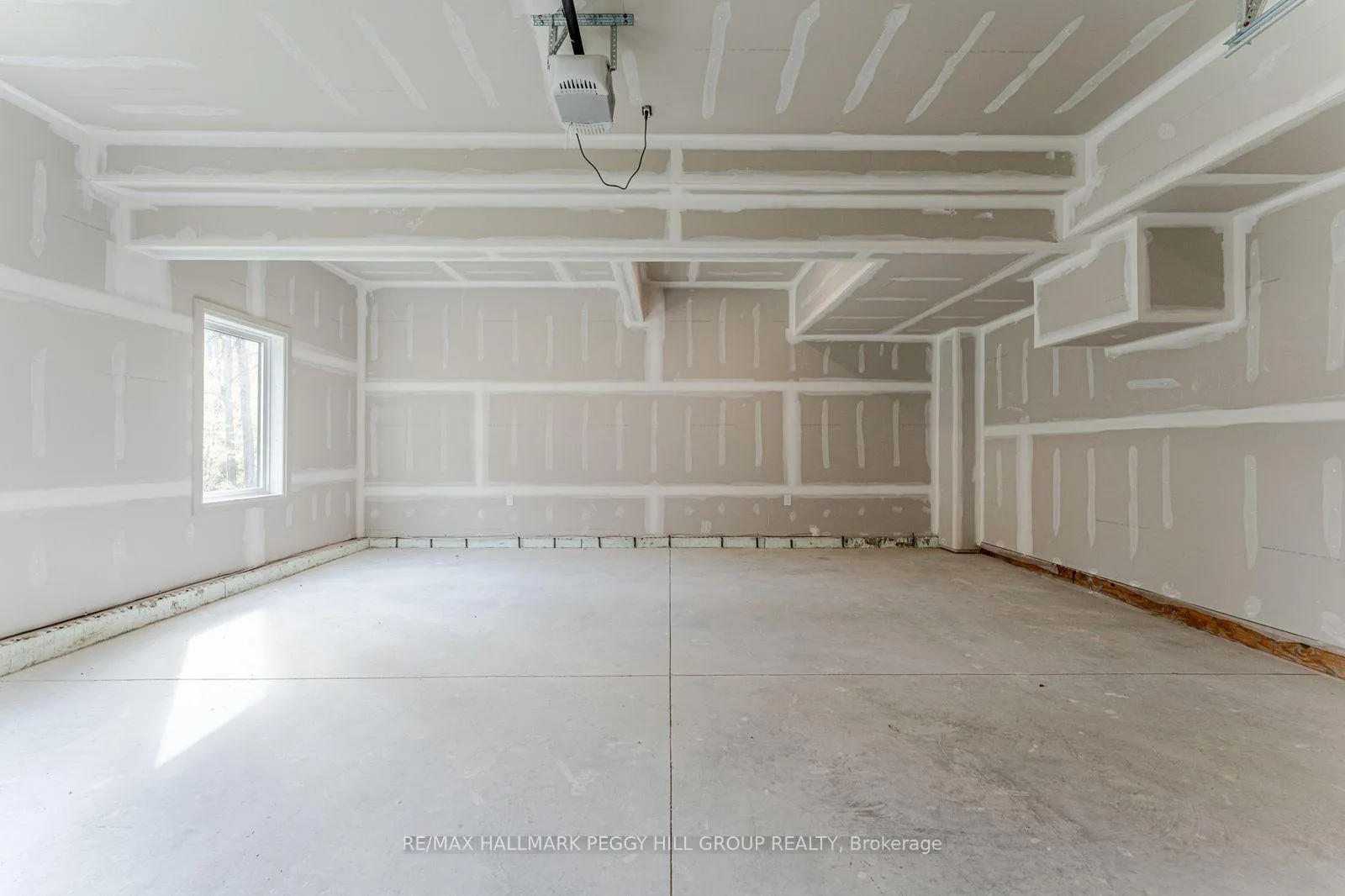 Photo 33 of 3316 Line 4 N, Oro-Medonte, Horseshoe Valley — HOMEH